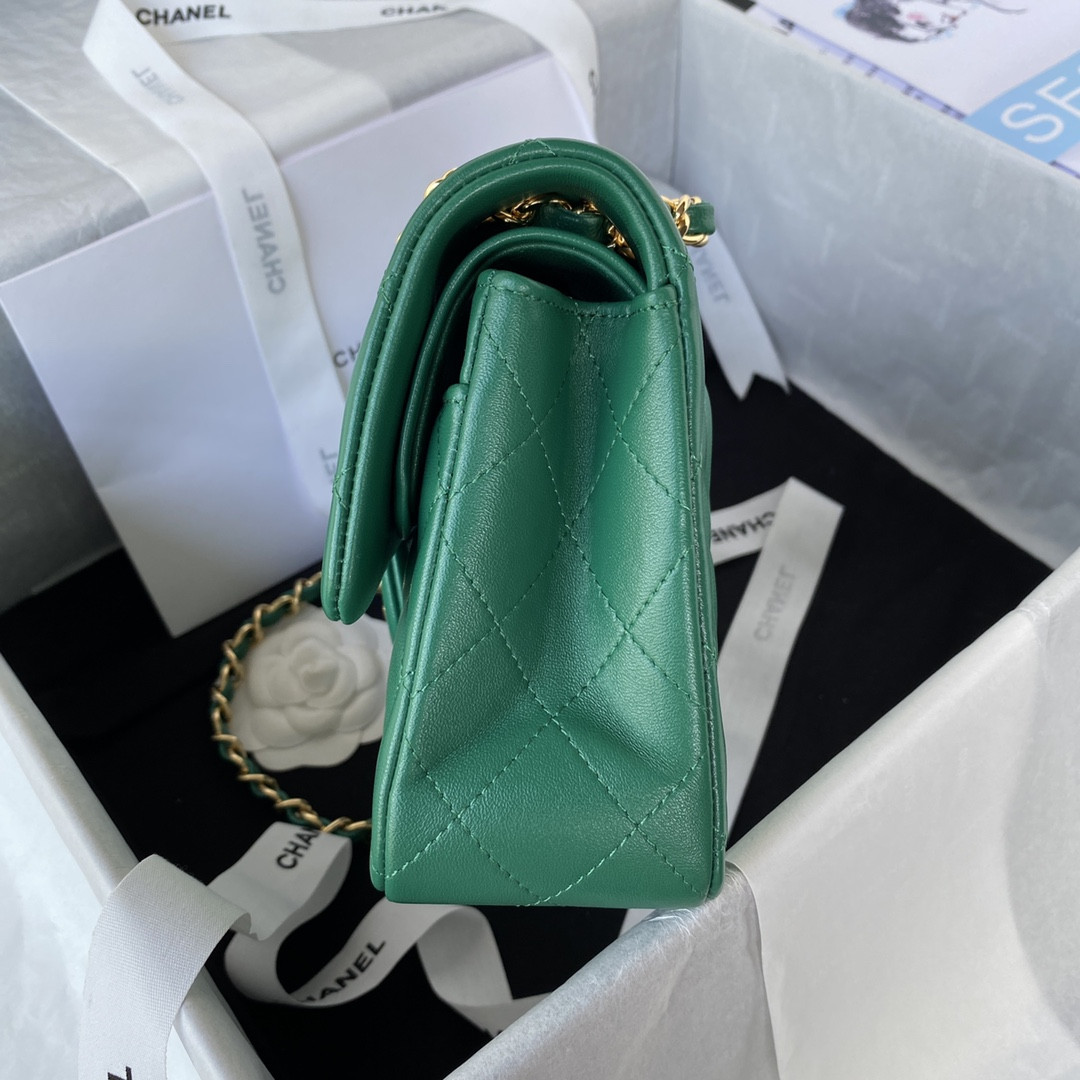 CHANEL SMALL CLASSIC HANDBAG Grained Calfskin Gold-Tone Metal Green 5.7 × 9 × 2.3 in - Image 7