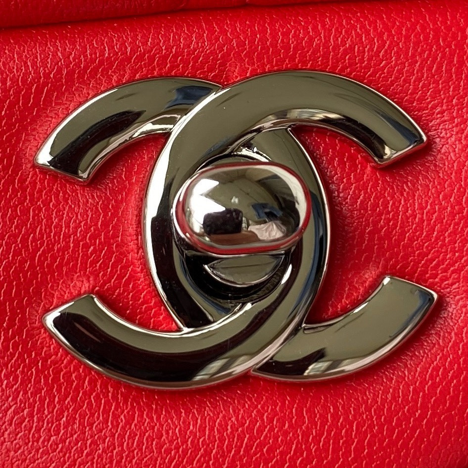 CHANEL SMALL CLASSIC HANDBAG LAMBSKIN SILVER-TONE METAL Red 5.7 × 9 × 2.3 IN - Image 4