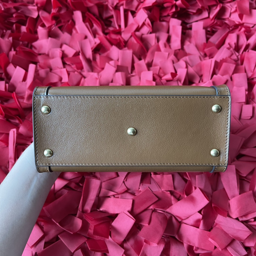 GUCCI DIANA MINI TOTE BAG Khaki 20W x 16H x 10D CM - Image 4