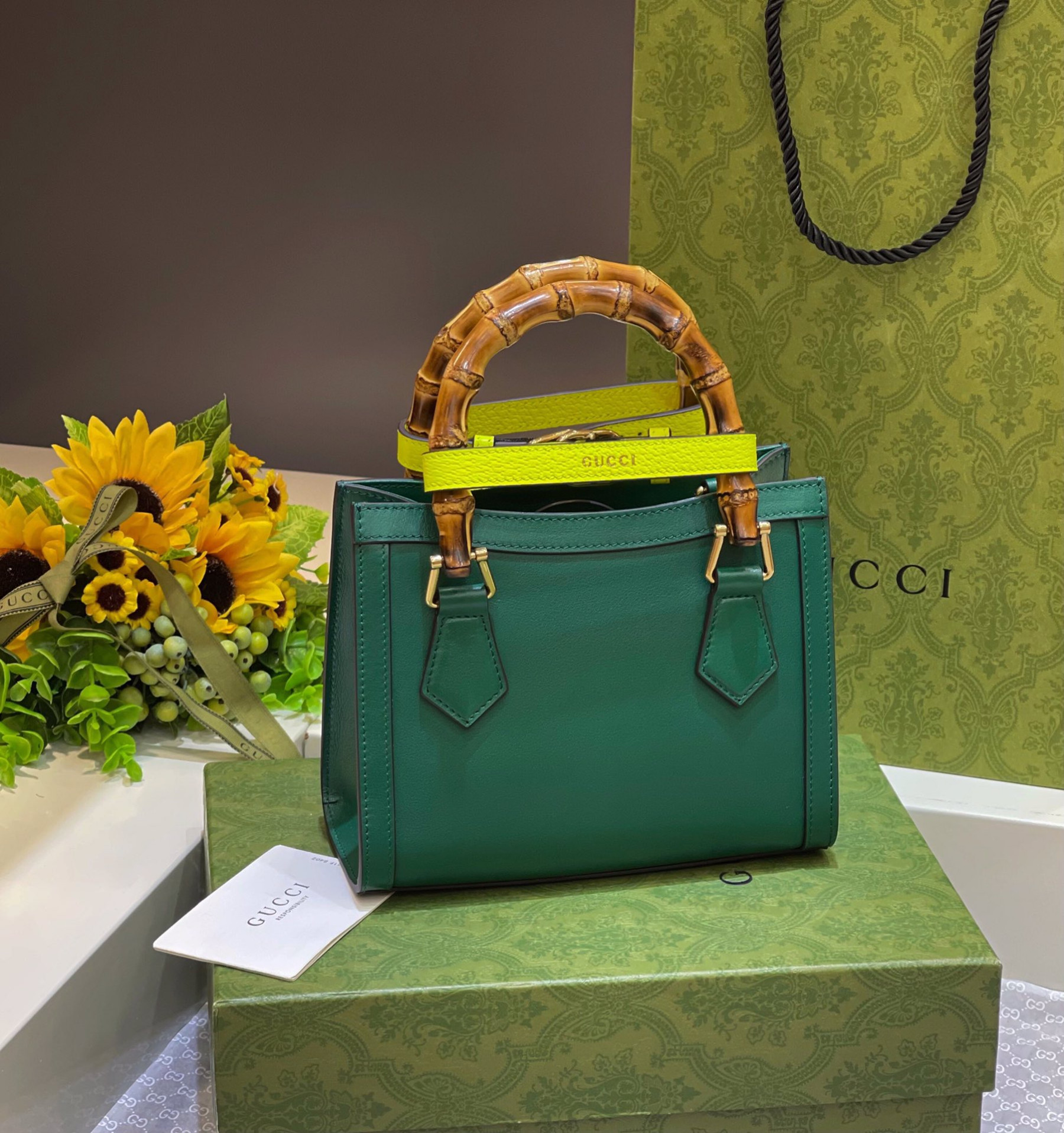 GUCCI DIANA MINI TOTE BAG Green 20W x 16H x 10D CM - Image 3