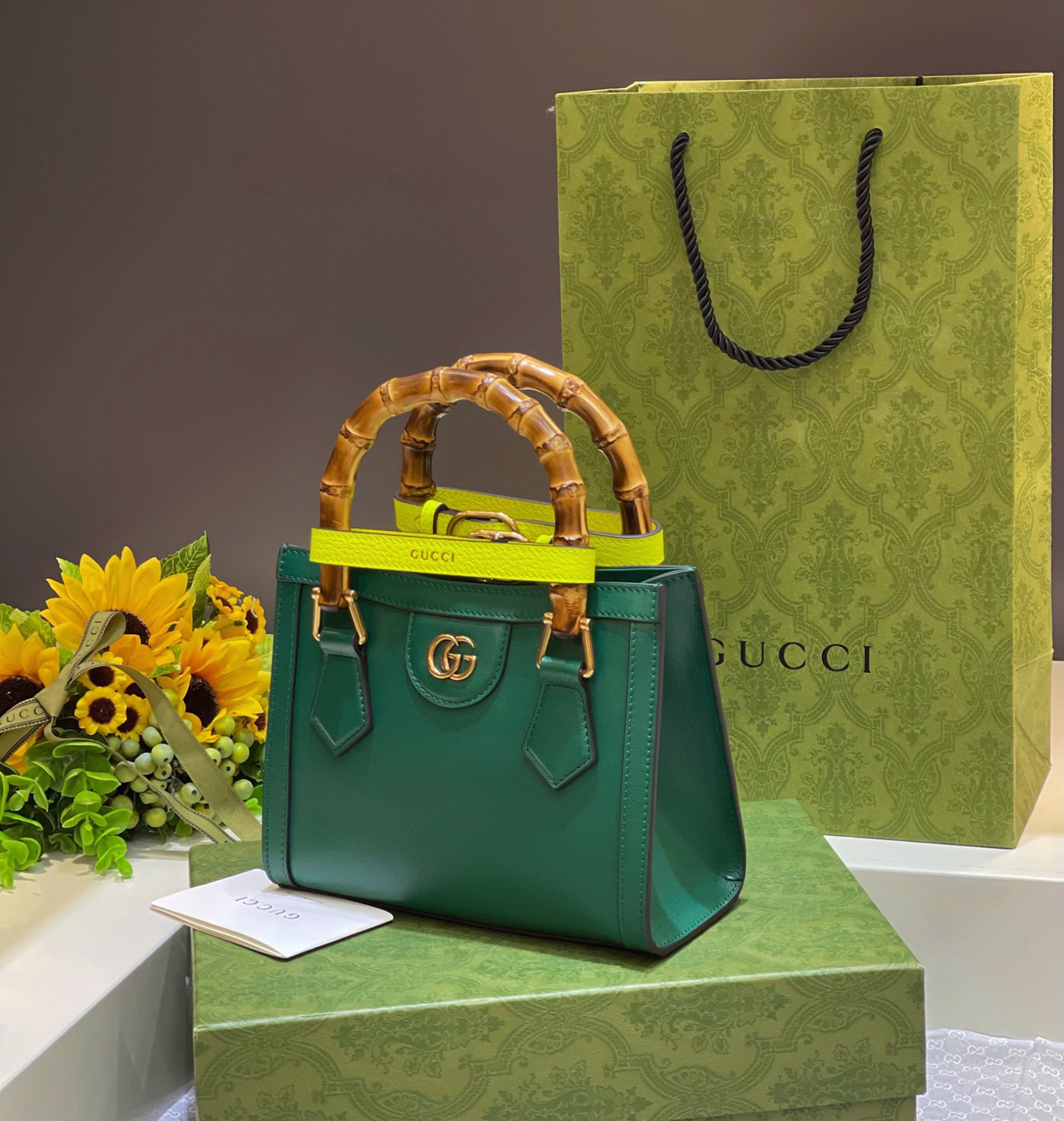 GUCCI DIANA MINI TOTE BAG Green 20W x 16H x 10D CM - Image 4
