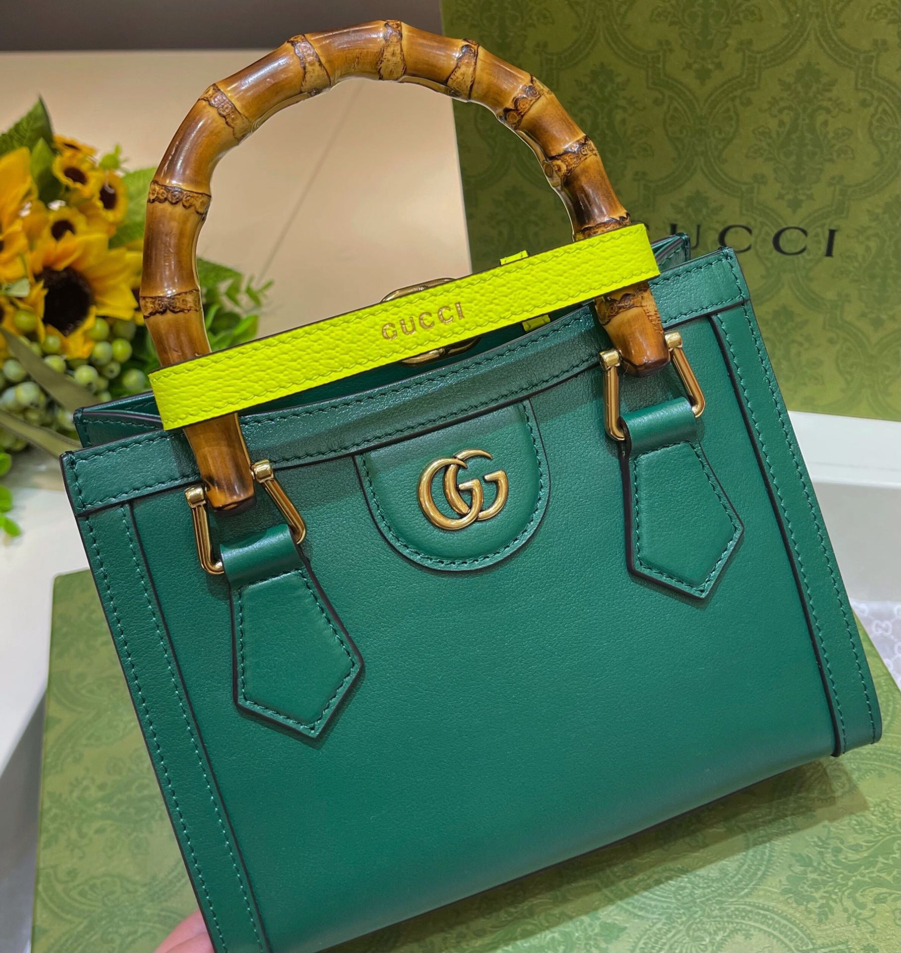 GUCCI DIANA MINI TOTE BAG Green 20W x 16H x 10D CM - Image 6