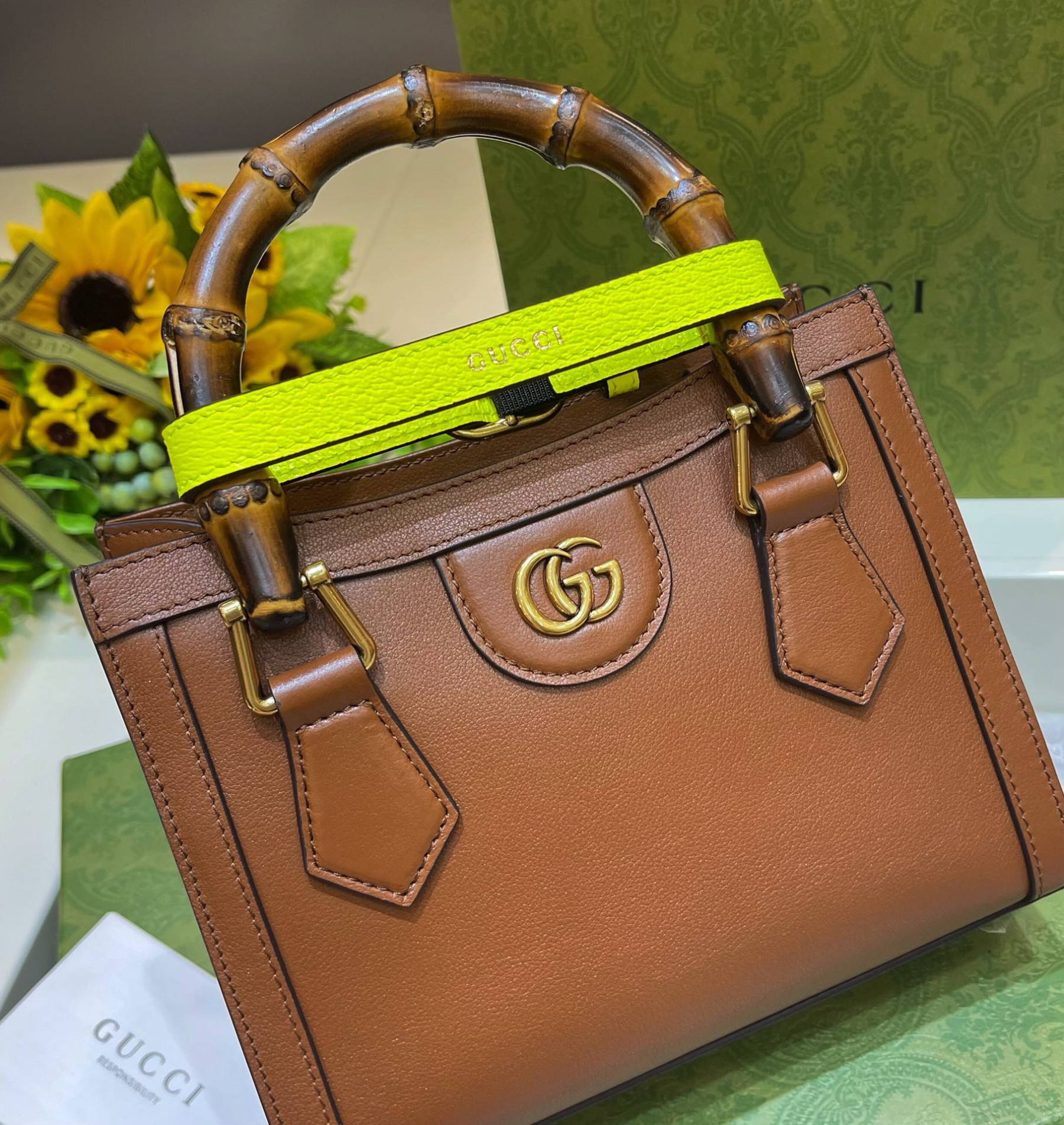 GUCCI DIANA MINI TOTE BAG Brown 20W x 16H x 10D CM - Image 6