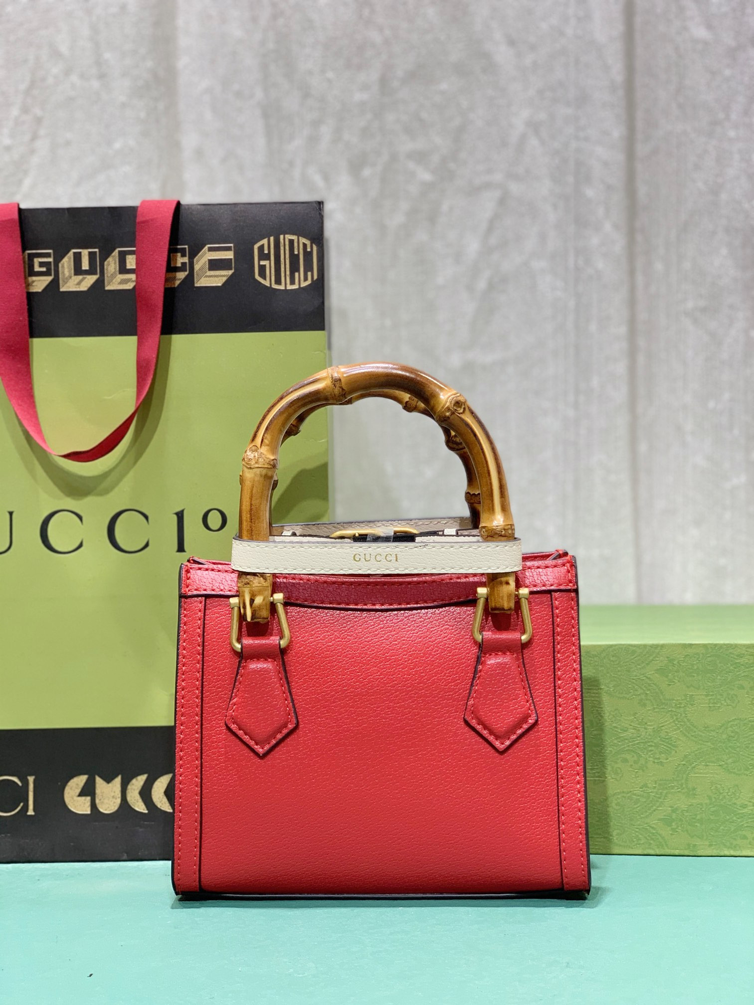GUCCI DIANA MINI TOTE BAG Red 20W x 16H x 10D CM - Image 3