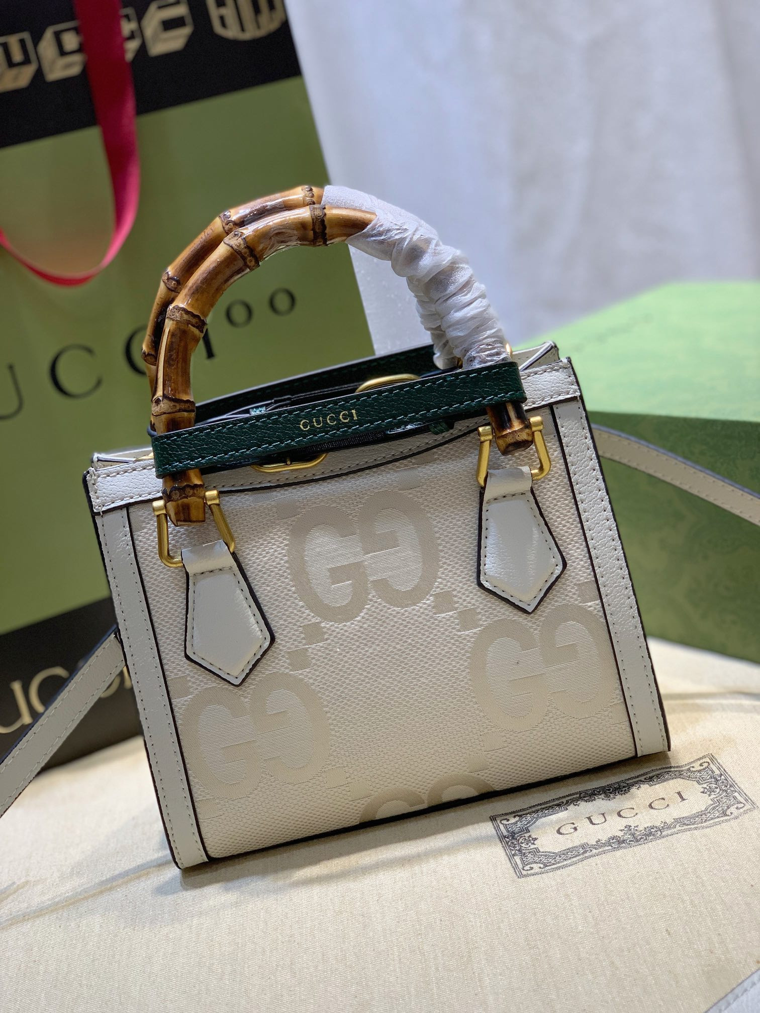 GUCCI DIANA MINI TOTE BAG 20W x 16H x 10D CM - Image 3