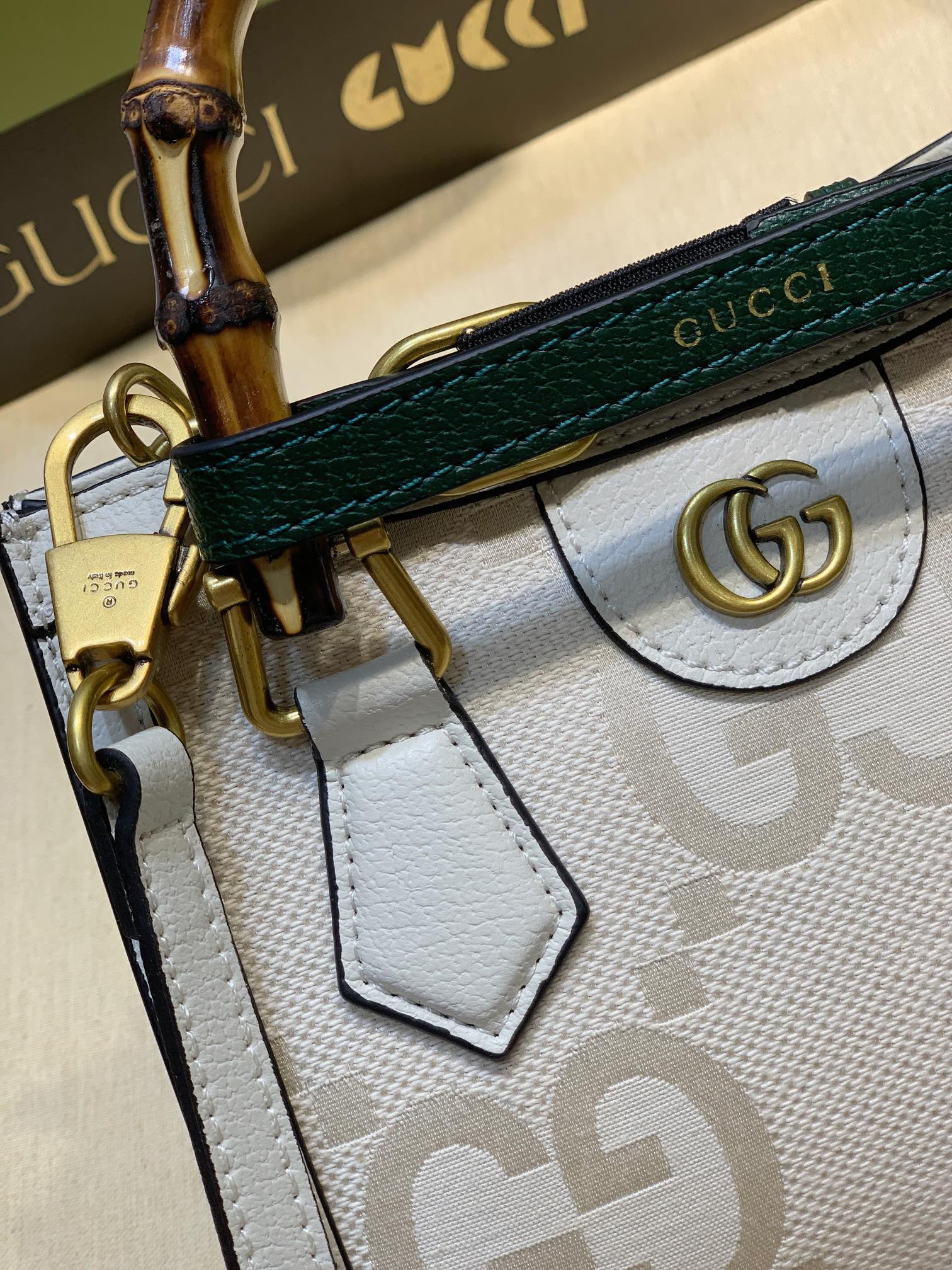 GUCCI DIANA MINI TOTE BAG 20W x 16H x 10D CM - Image 4