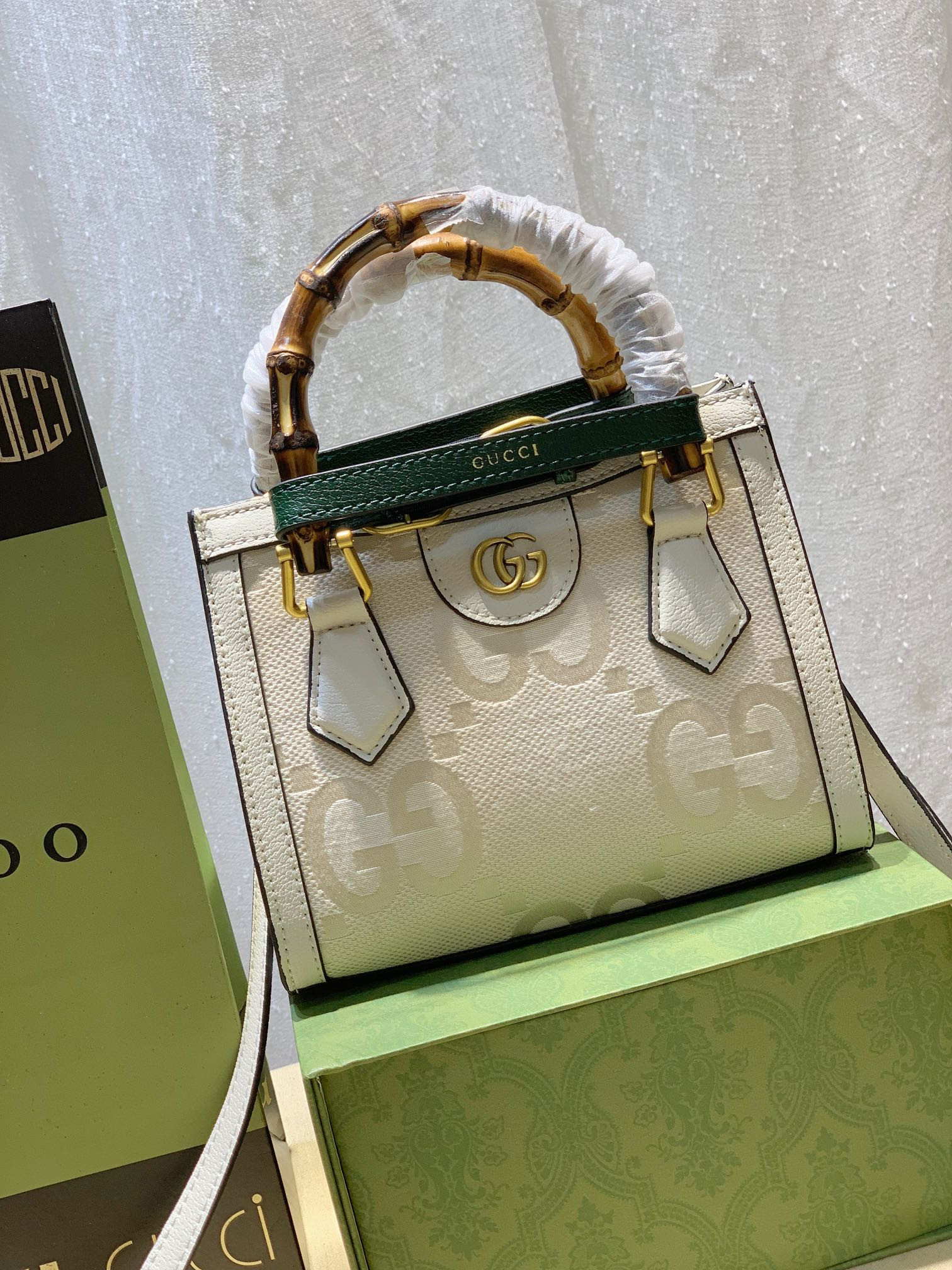 GUCCI DIANA MINI TOTE BAG 20W x 16H x 10D CM - Image 10