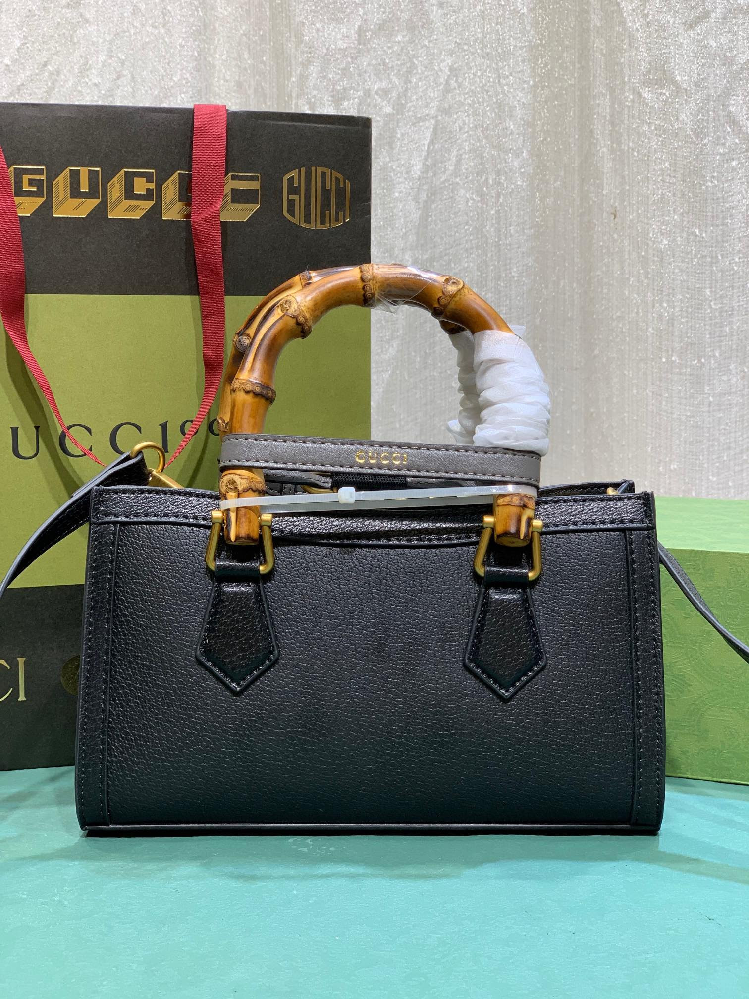 GUCCI DIANA SMALL SHOULDER BAG Black 735153 (27*15.5*11cm) - Image 3