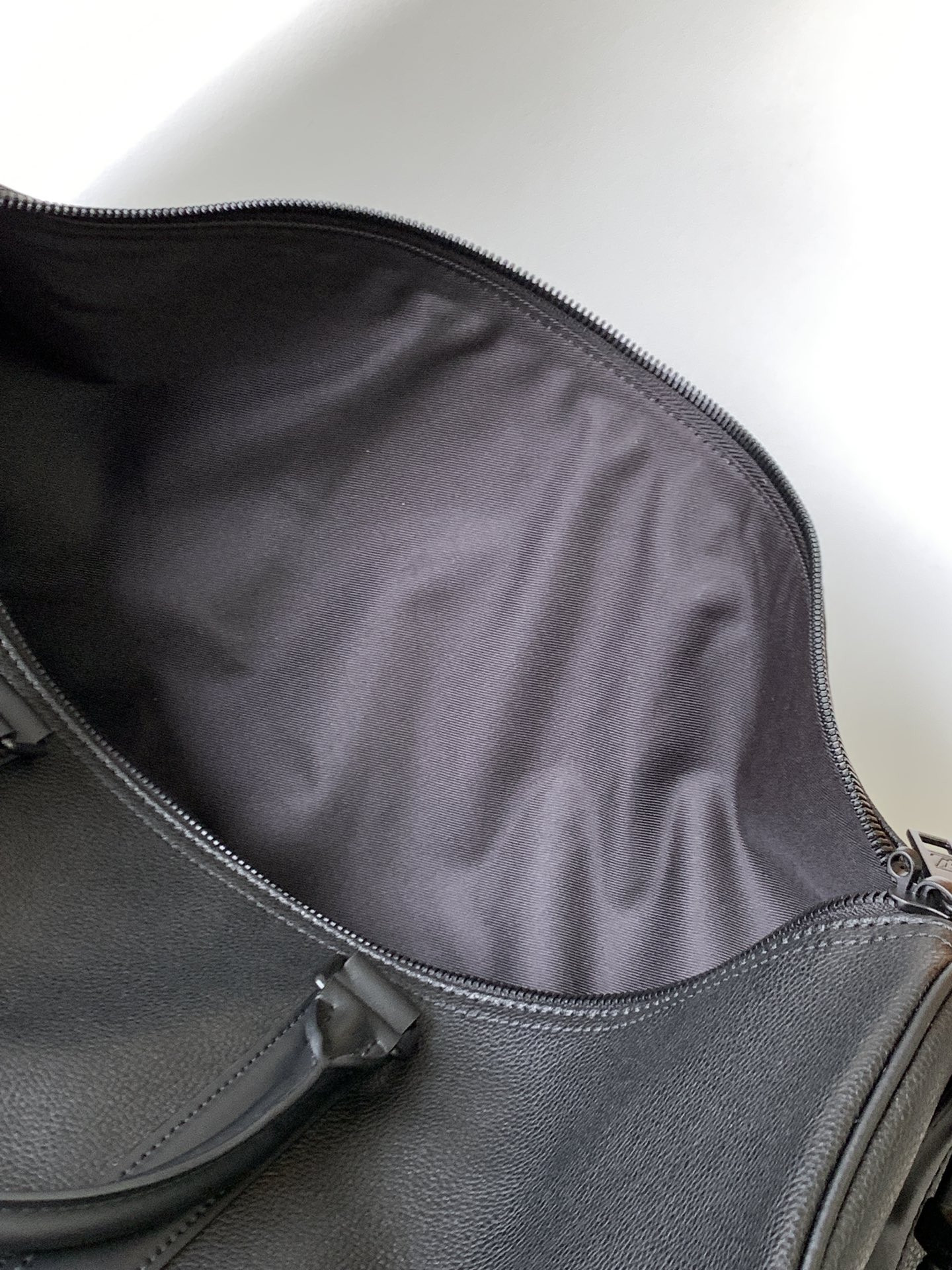 Louis Vuitton Keepall Bandoulière 50 M21420 - Image 9