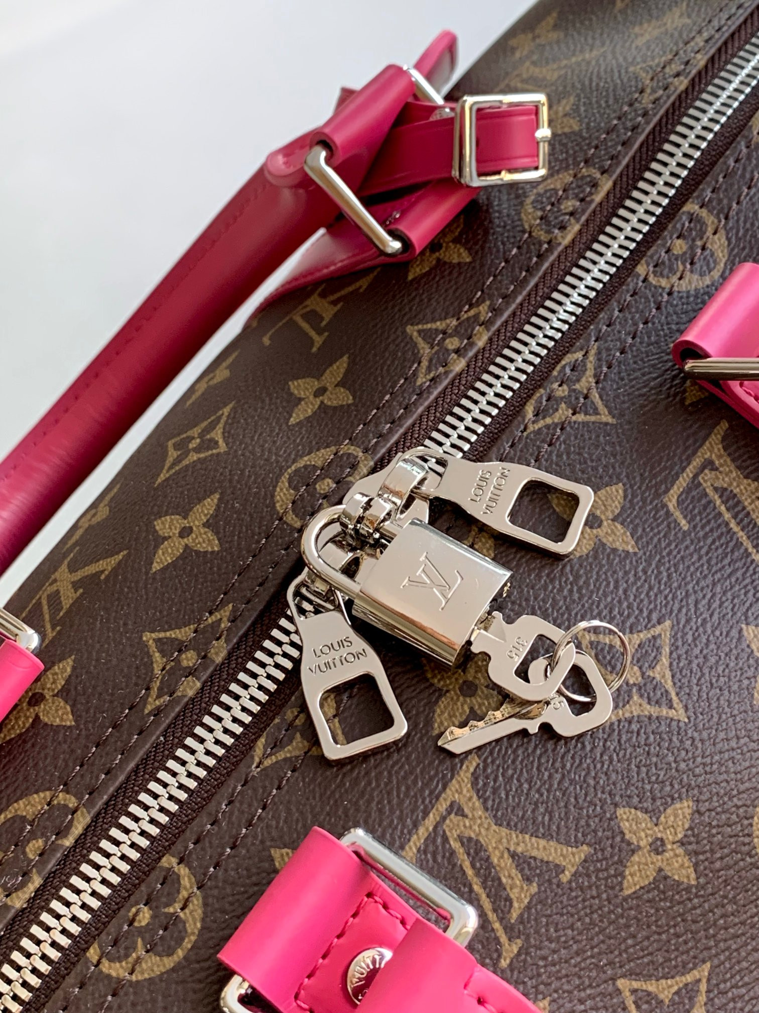 Louis Vuitton Keepall Bandoulière 50 M46673 - Image 8