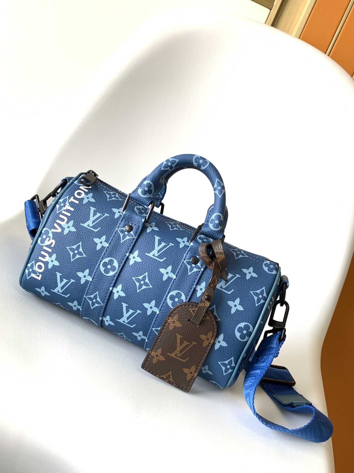Louis Vuitton Keepall Bandoulière 25 M46701 9.8 x 5.9 x 4.3 inches