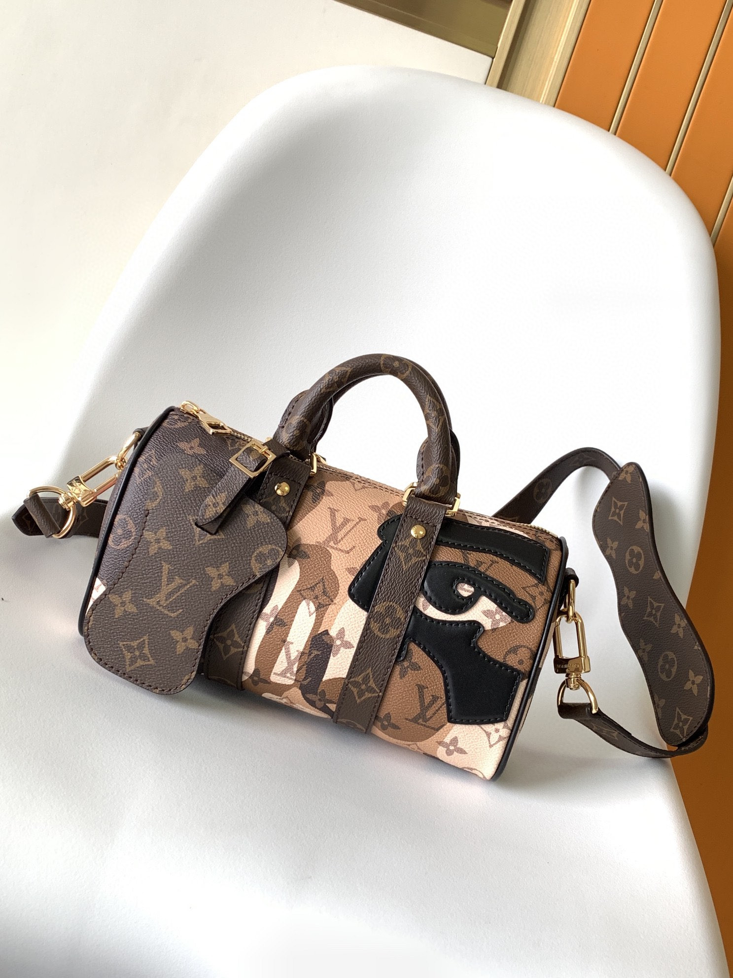 Louis Vuitton Keepall Bandoulière 25 M46687 9.8 x 5.9 x 4.3 inches