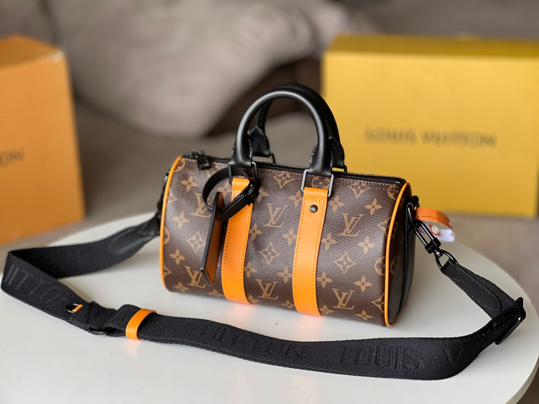 Louis Vuitton Keepall Bandoulière 25 M46687 9.8 x 5.9 x 4.3 inches - Image 3