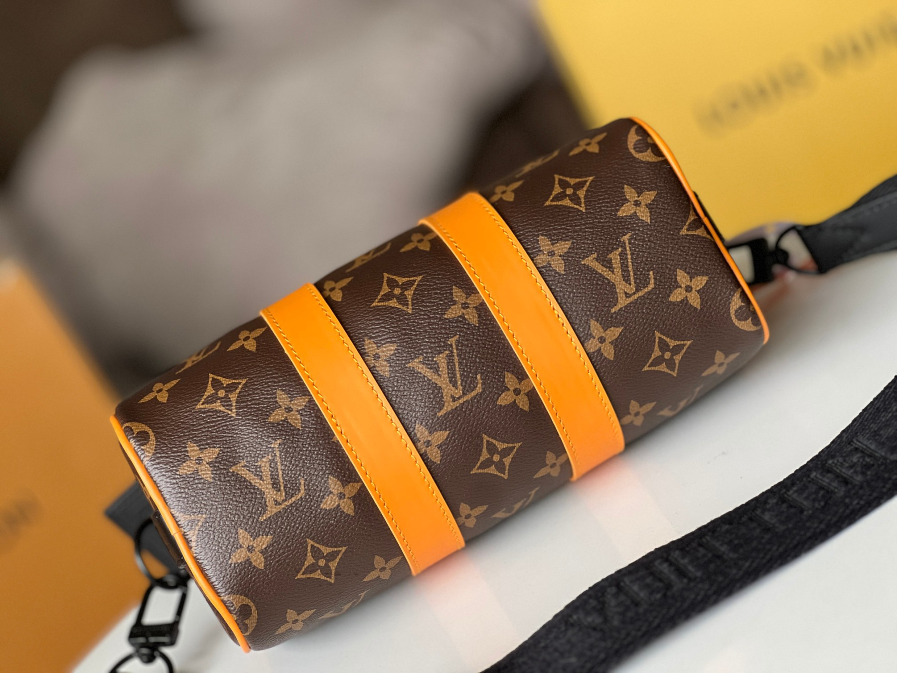 Louis Vuitton Keepall Bandoulière 25 M46687 9.8 x 5.9 x 4.3 inches - Image 6