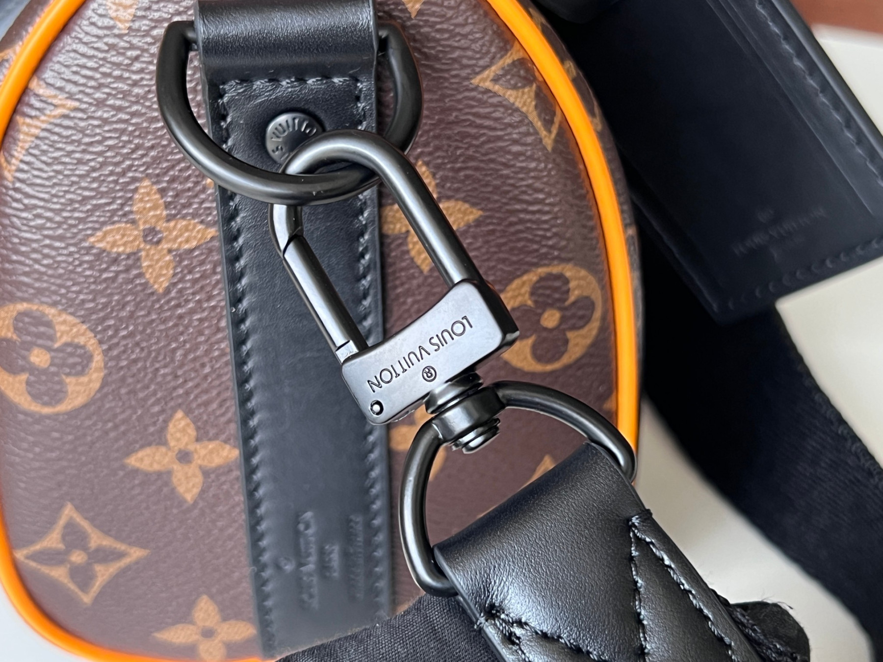 Louis Vuitton Keepall Bandoulière 25 M46687 9.8 x 5.9 x 4.3 inches - Image 8