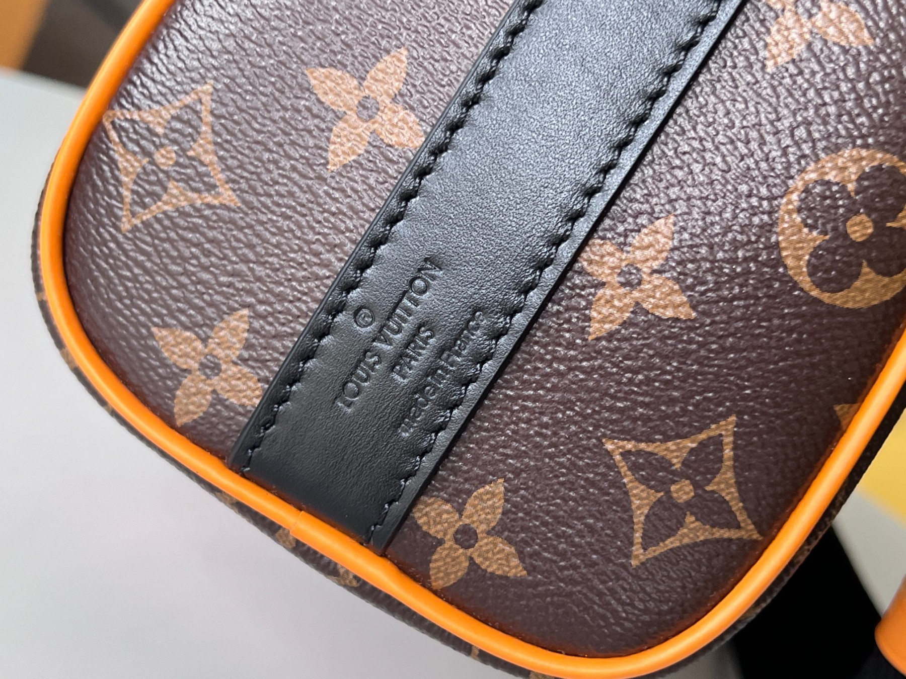 Louis Vuitton Keepall Bandoulière 25 M46687 9.8 x 5.9 x 4.3 inches - Image 10