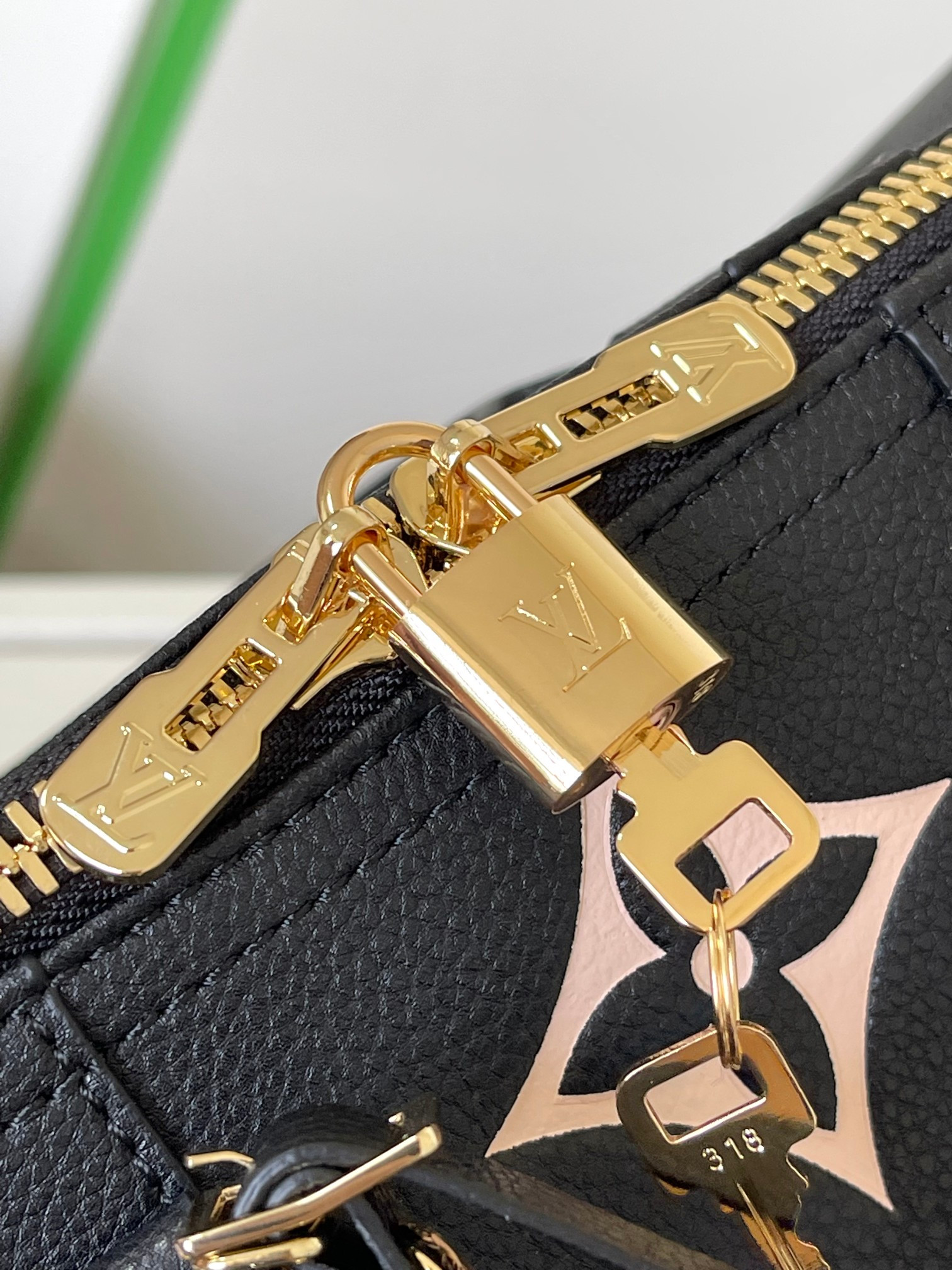 Louis Vuitton Keepall Bandoulière 45 M46670 - Image 7