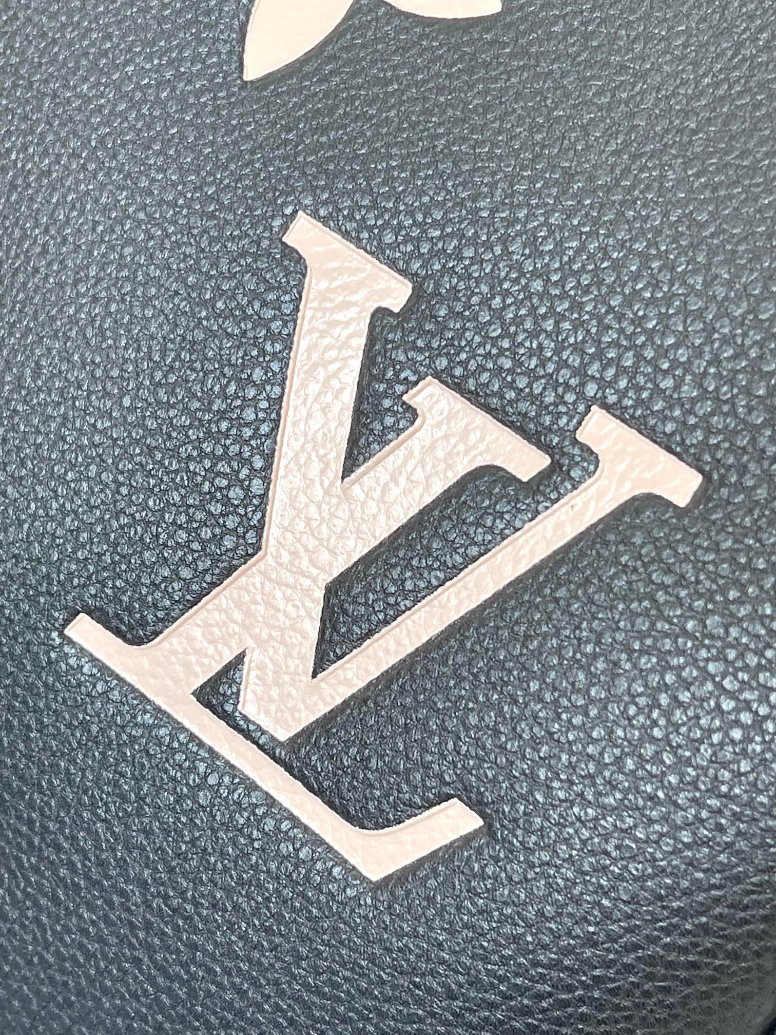 Louis Vuitton Keepall Bandoulière 45 M46670 - Image 8