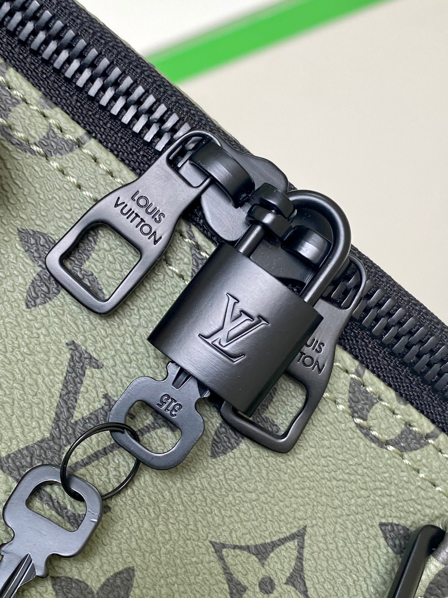 Louis Vuitton Keepall Bandoulière 55 M23963 - Image 8