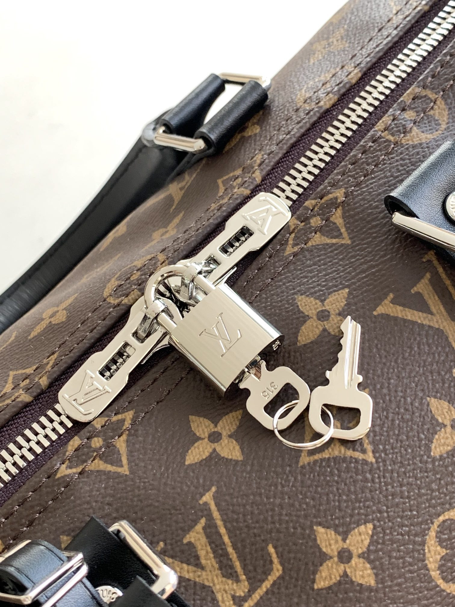 Louis Vuitton Keepall Bandoulière 45 M56711 - Image 8