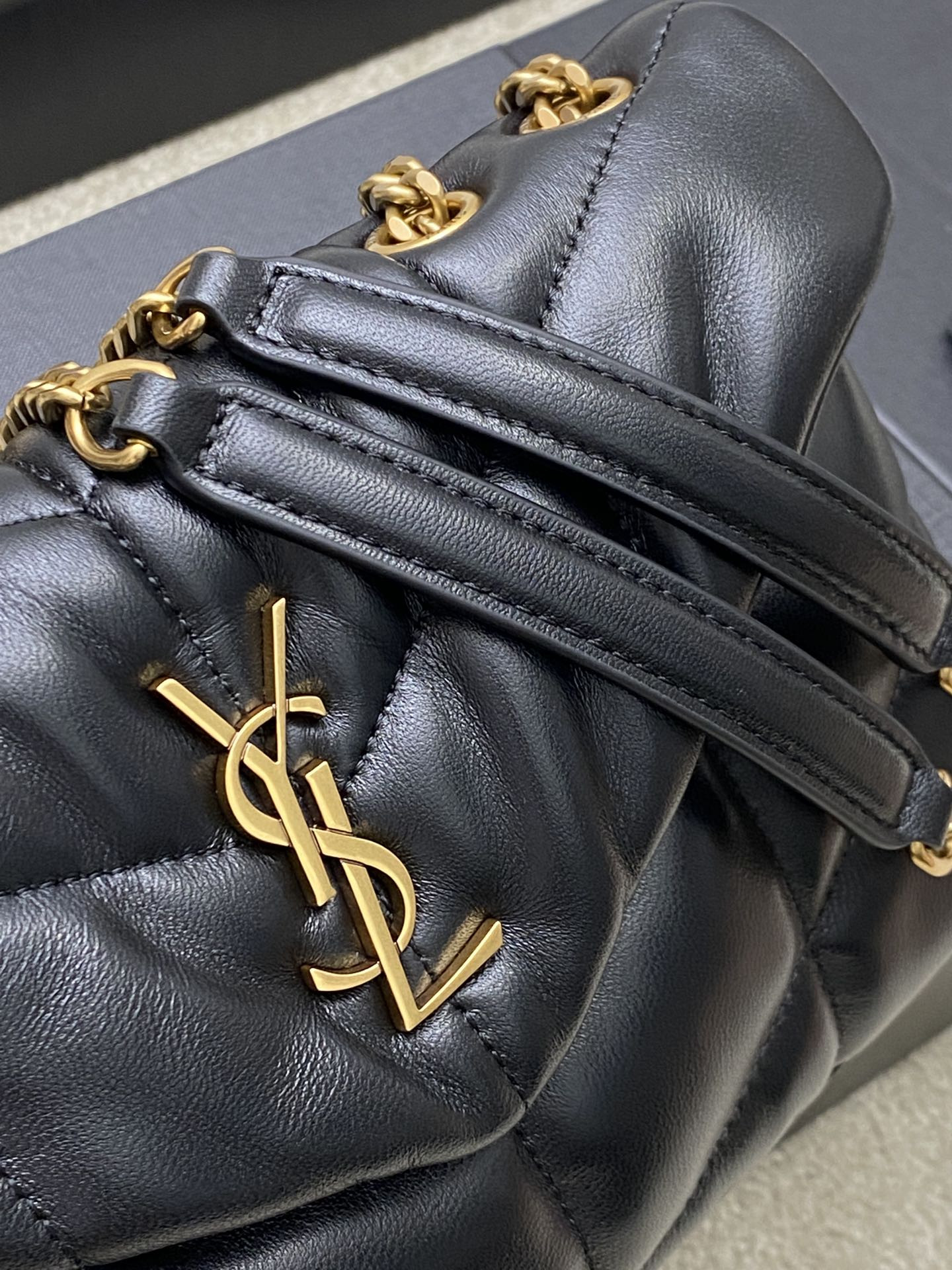 YSL PUFFER IN LEATHER BLACK 23 X 15.5 X 5.8 CM - Image 6