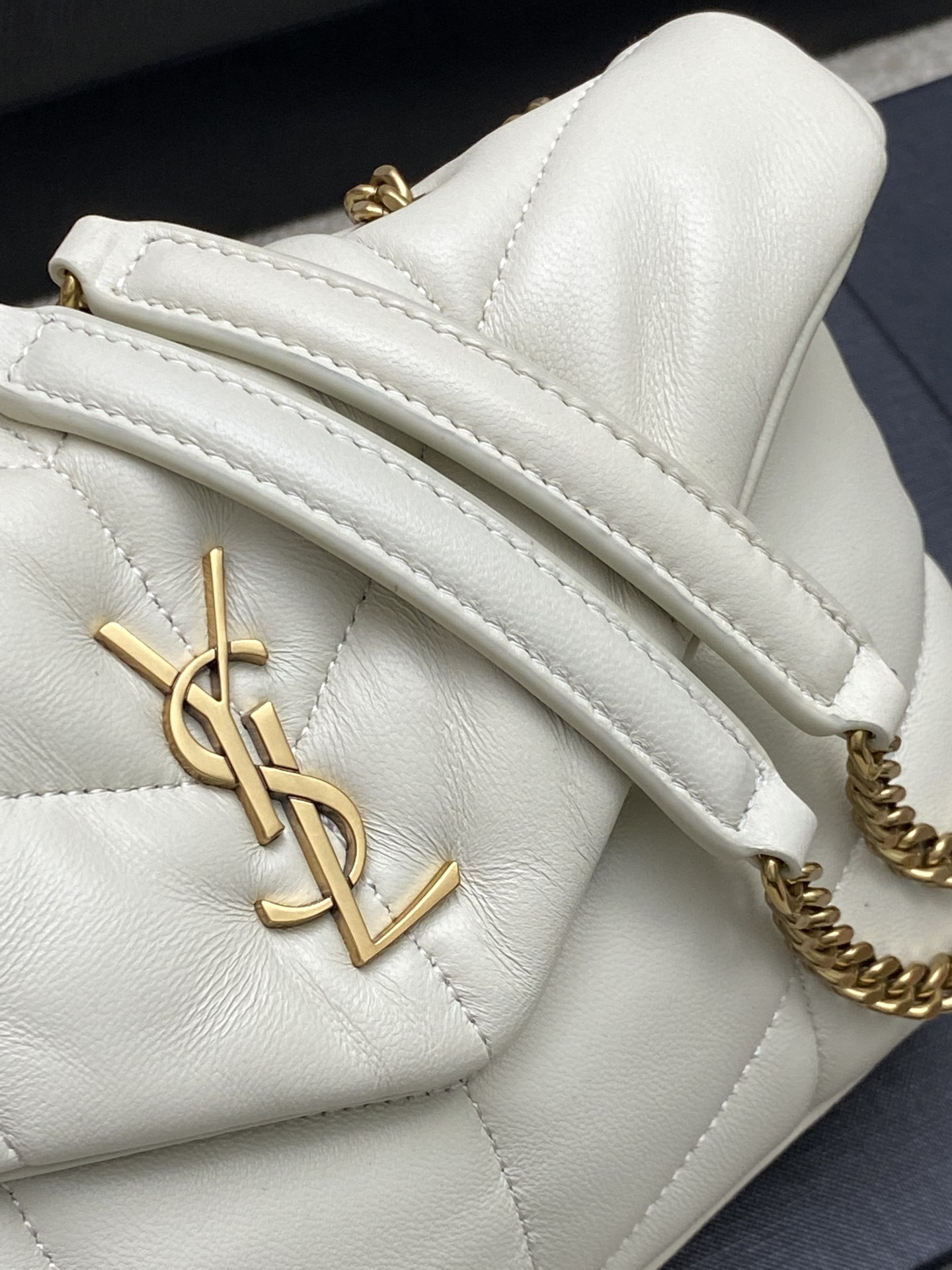 YSL PUFFER IN LEATHER WHITE 23 X 15.5 X 5.8 CM - Image 6