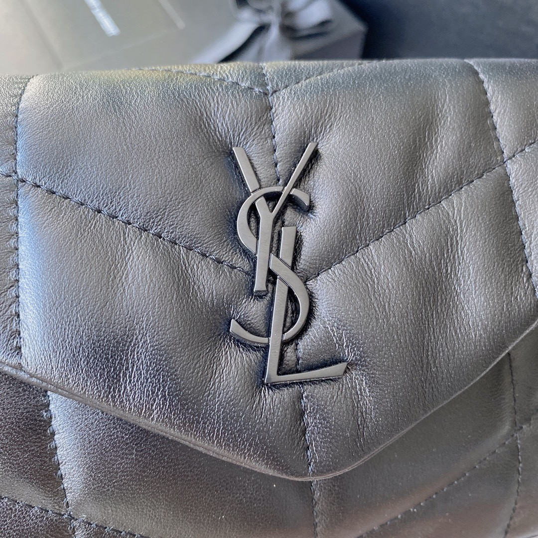 YSL PUFFER IN LEATHER NAVY 23 X 15.5 X 5.8 CM - Image 8