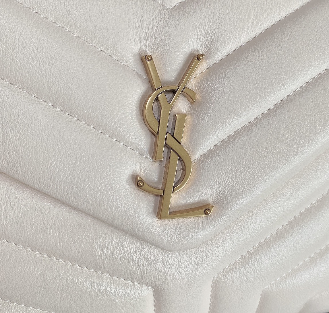 YSL LOULOU SMALL IN QUILTED LEATHER WHITE GOLD 9 X 6.1 X 3.3 INCHES - Image 7