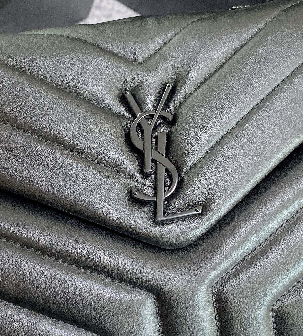 YSL LOULOU SMALL IN QUILTED LEATHER BLACK 9 X 6.1 X 3.3 INCHES - Image 7