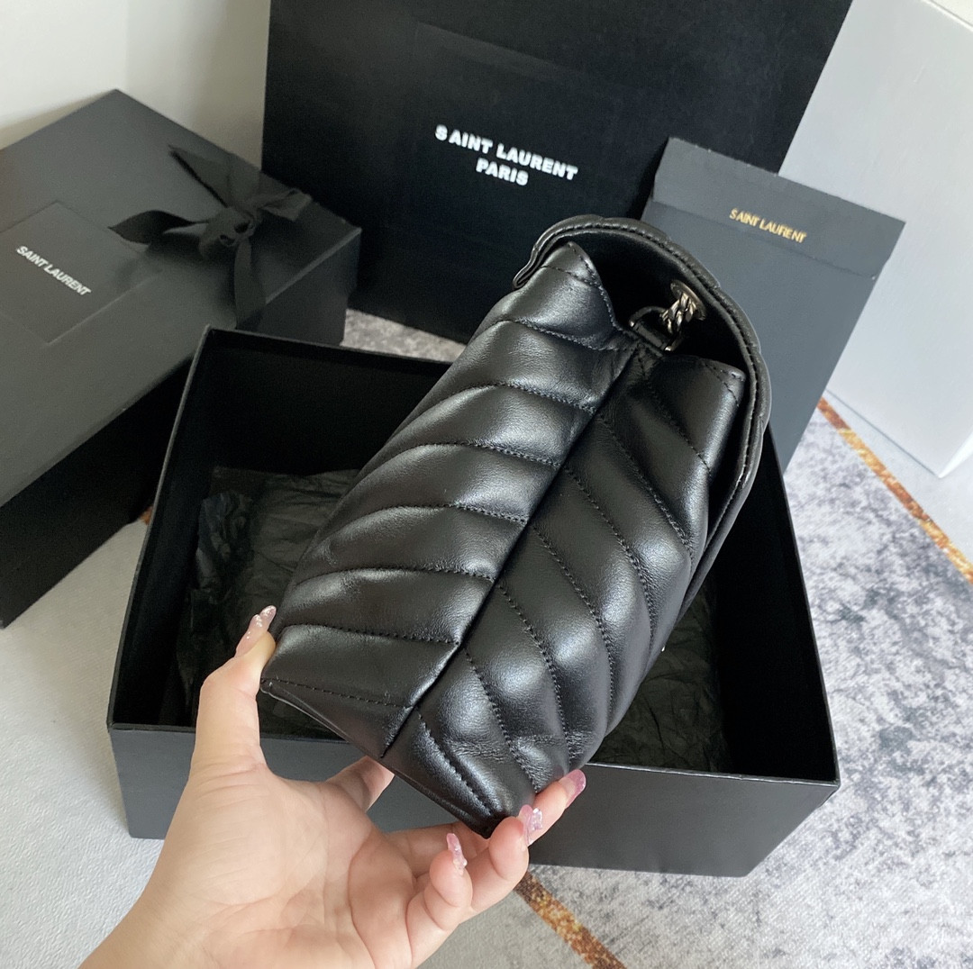 YSL LOULOU MEDIUM IN QUILTED LEATHER BLACK Silver 12.5 X 8.6 X 3.5 INCHES - Image 5