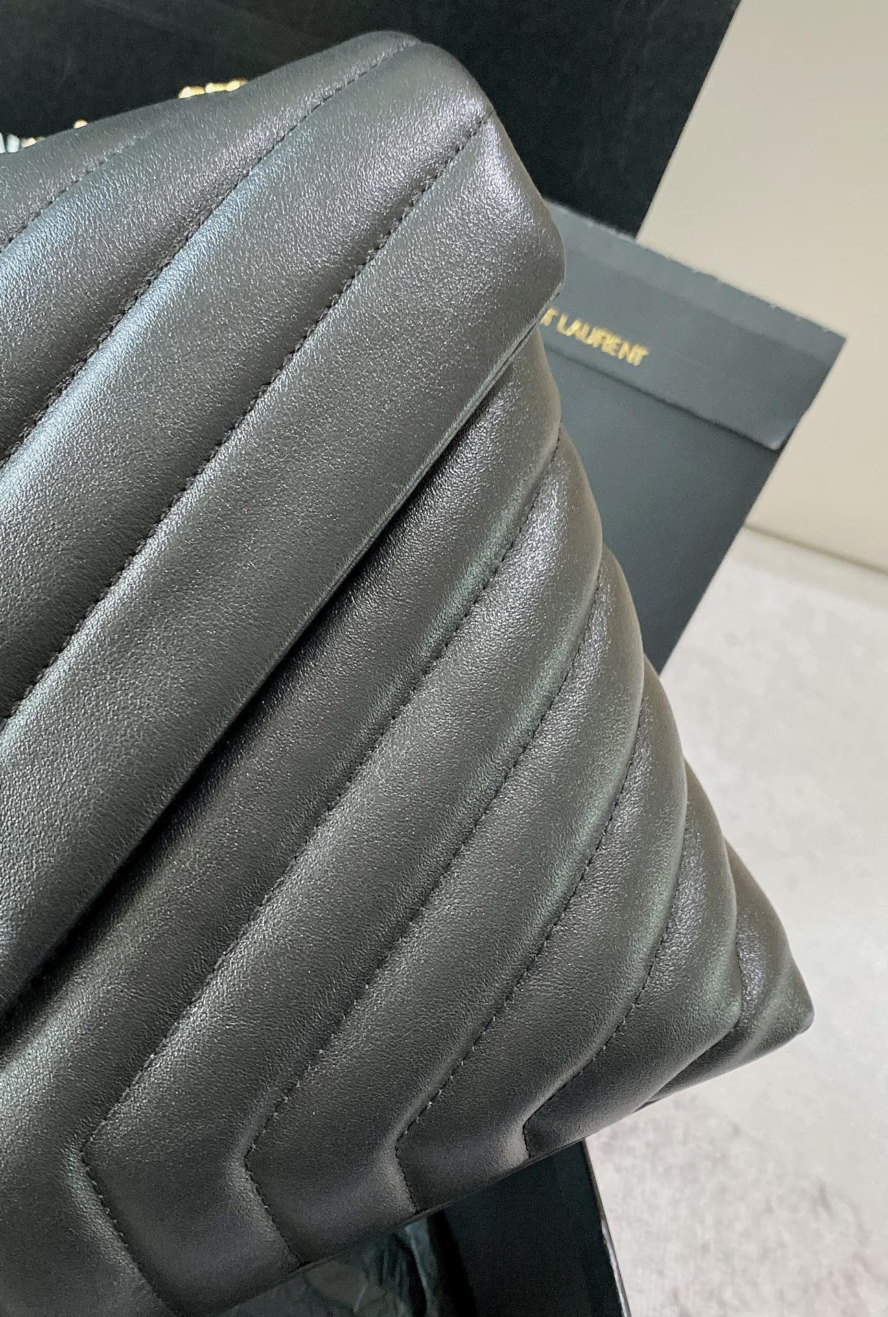 YSL LOULOU MEDIUM IN QUILTED LEATHER BLACK 12.5 X 8.6 X 3.5 INCHES - Image 8