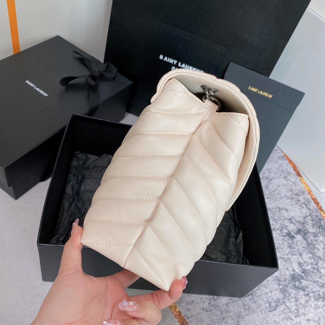 YSL LOULOU MEDIUM IN QUILTED LEATHER BLANC VINTAGE SILVER 12.5 X 8.6 X 3.5 INCHES - Image 5