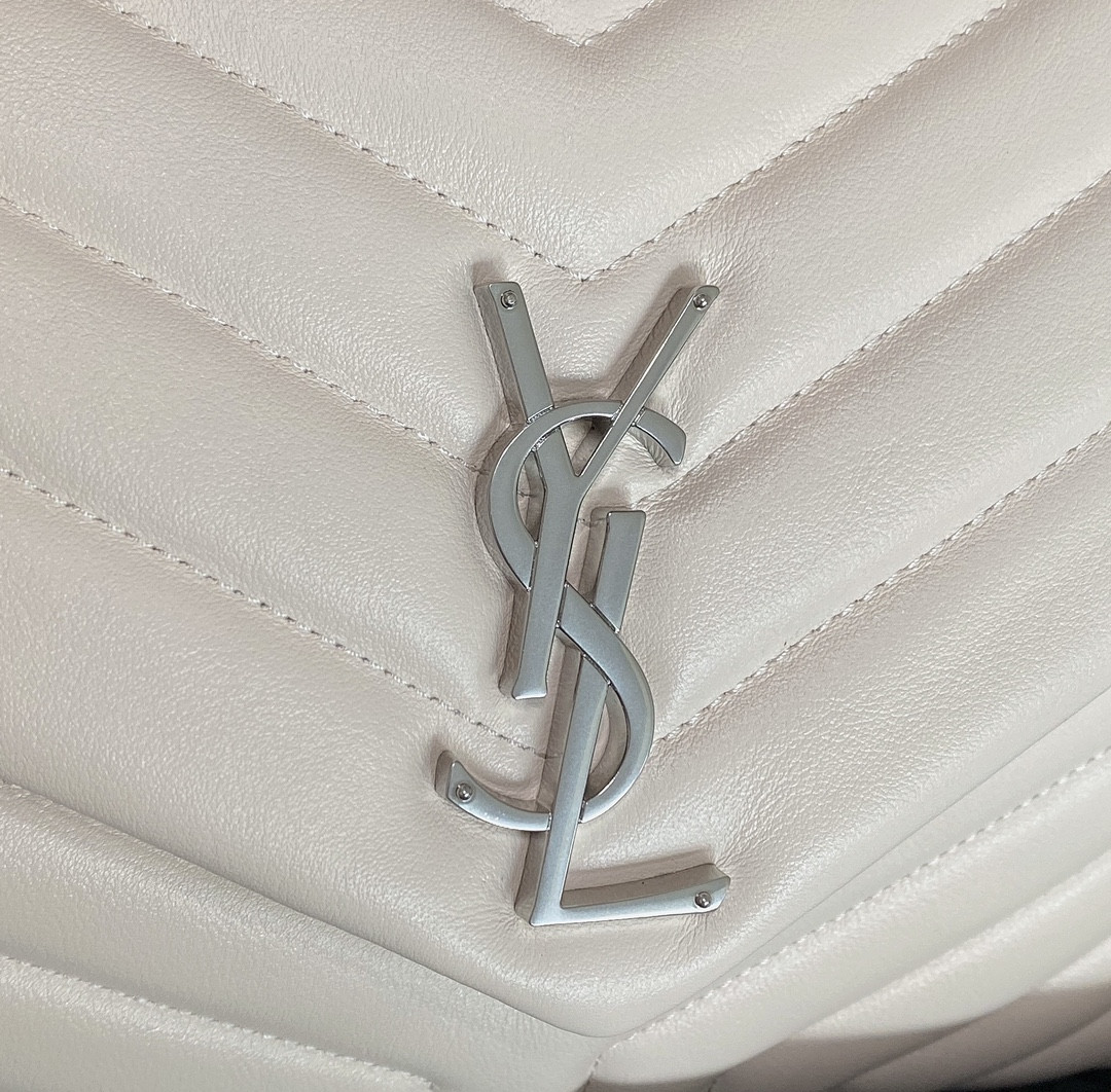 YSL LOULOU MEDIUM IN QUILTED LEATHER BLANC VINTAGE SILVER 12.5 X 8.6 X 3.5 INCHES - Image 8
