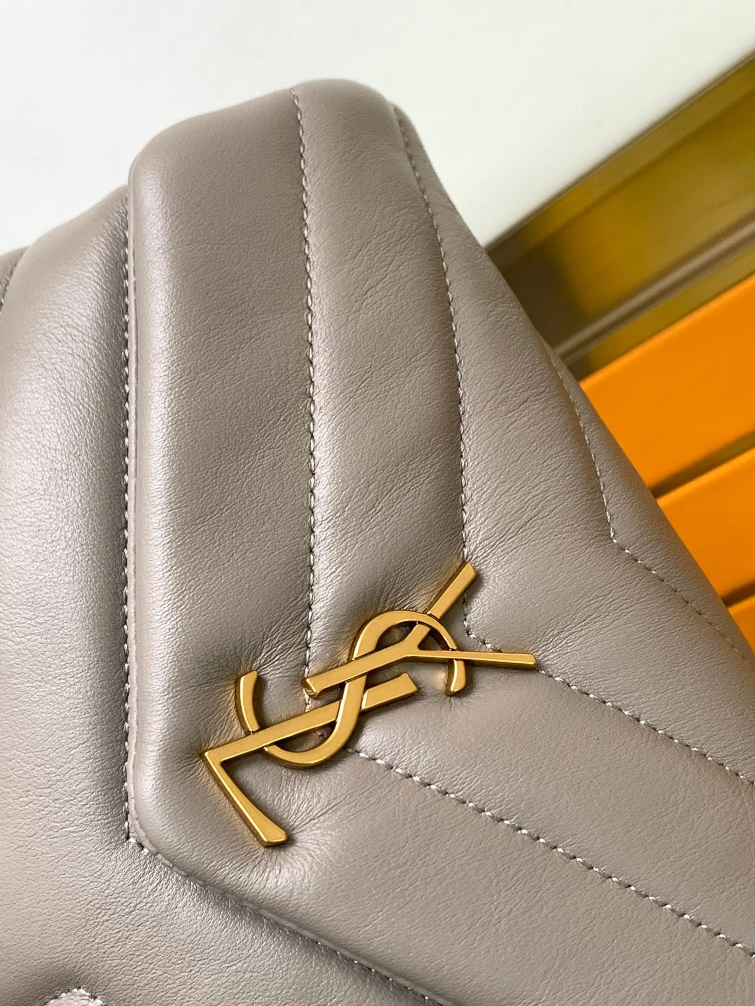 YSL TOY LOULOU IN QUILTED LEATHER GREYISH BROWN 7.9 X 5.5 X 3 INCHES - Image 6