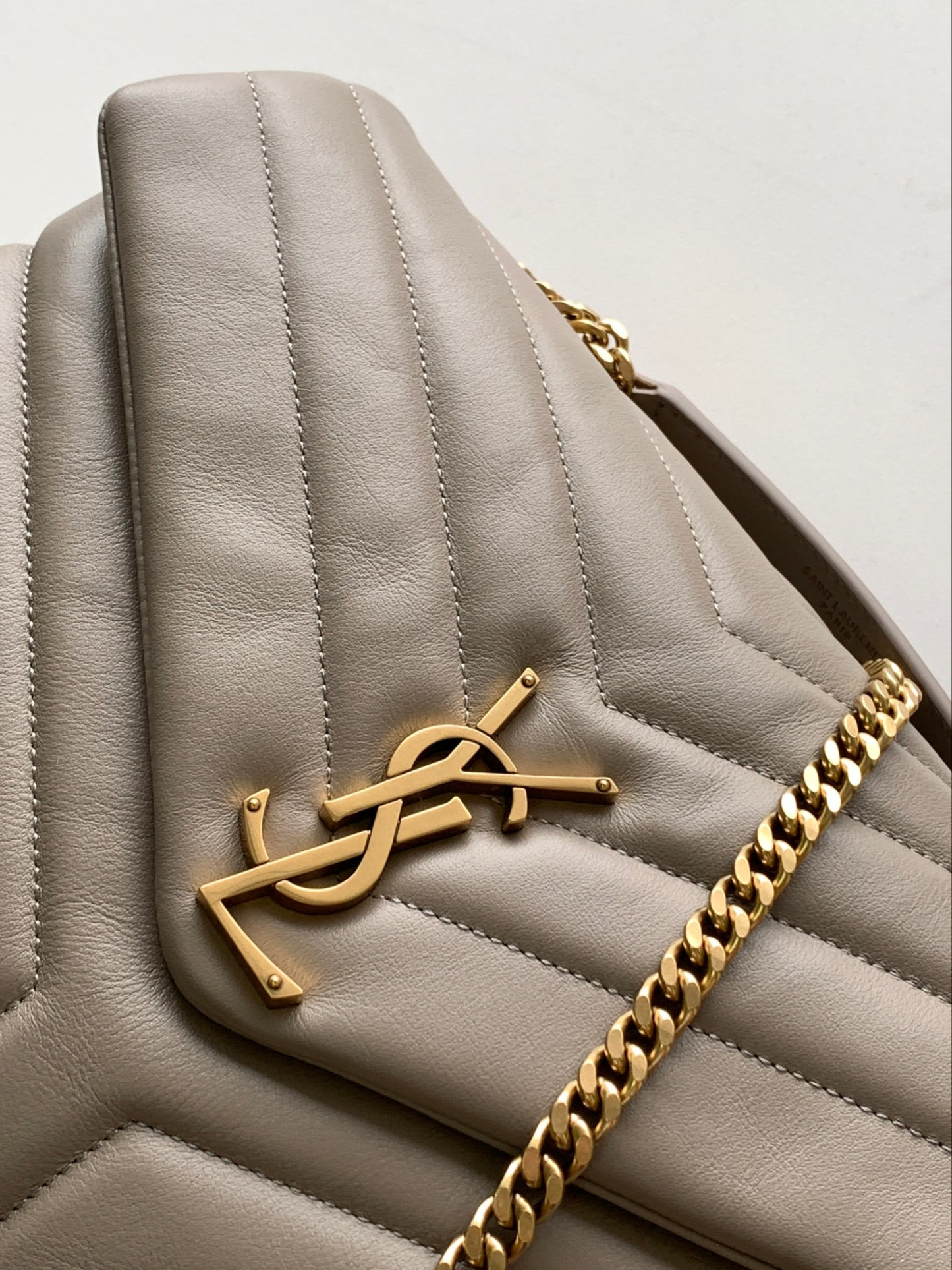 YSL LOULOU MEDIUM IN QUILTED LEATHER GRAY 12.5 X 8.6 X 3.5 INCHES - Image 6