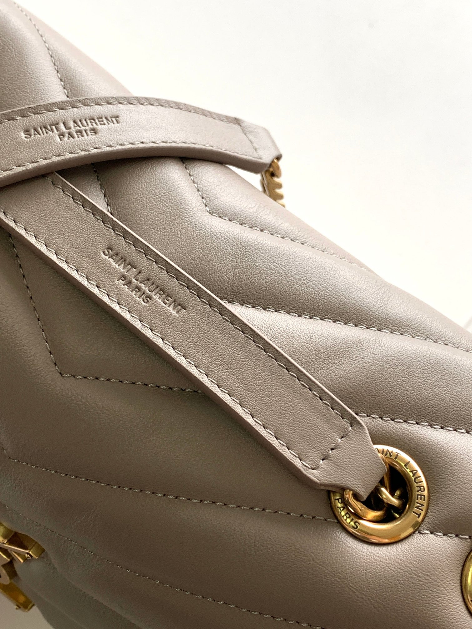 YSL LOULOU MEDIUM IN QUILTED LEATHER GRAY 12.5 X 8.6 X 3.5 INCHES - Image 7