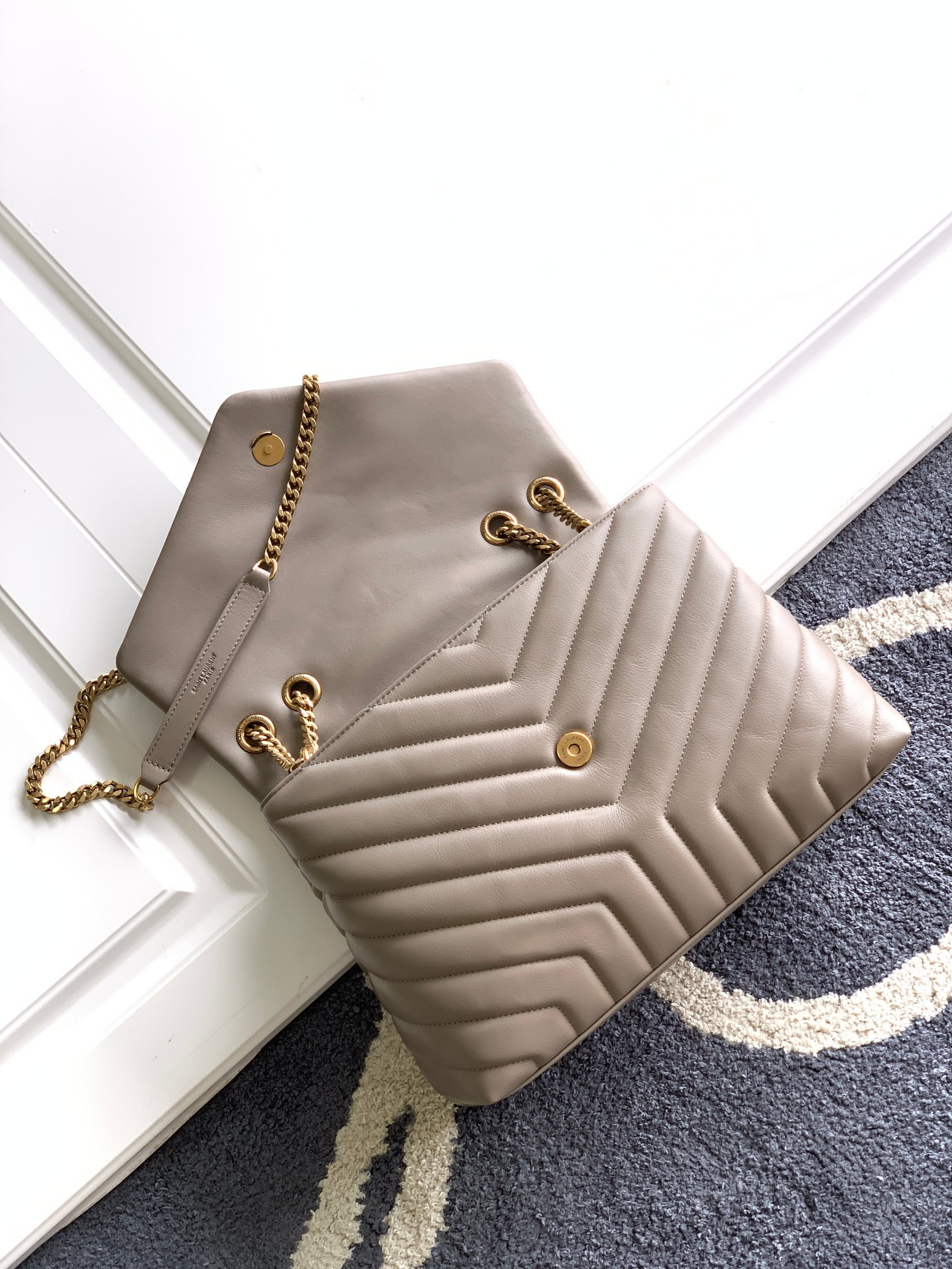 YSL LOULOU MEDIUM IN QUILTED LEATHER GRAY 12.5 X 8.6 X 3.5 INCHES - Image 9
