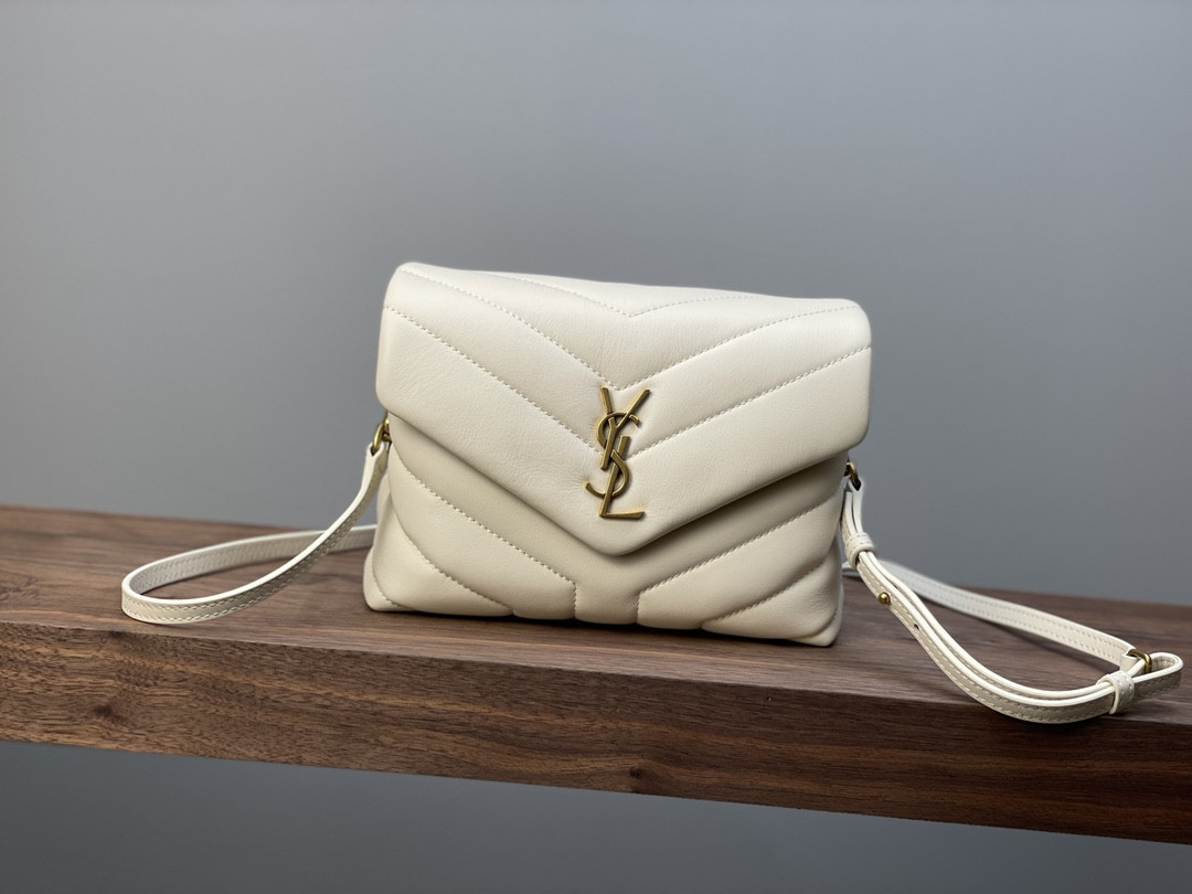 YSL TOY LOULOU IN QUILTED LEATHER WHITE 7.9 X 5.5 X 3 INCHES - Image 2