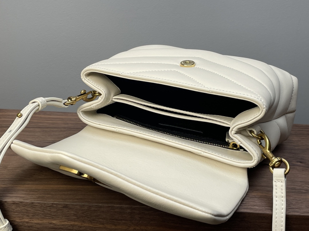 YSL TOY LOULOU IN QUILTED LEATHER WHITE 7.9 X 5.5 X 3 INCHES - Image 10