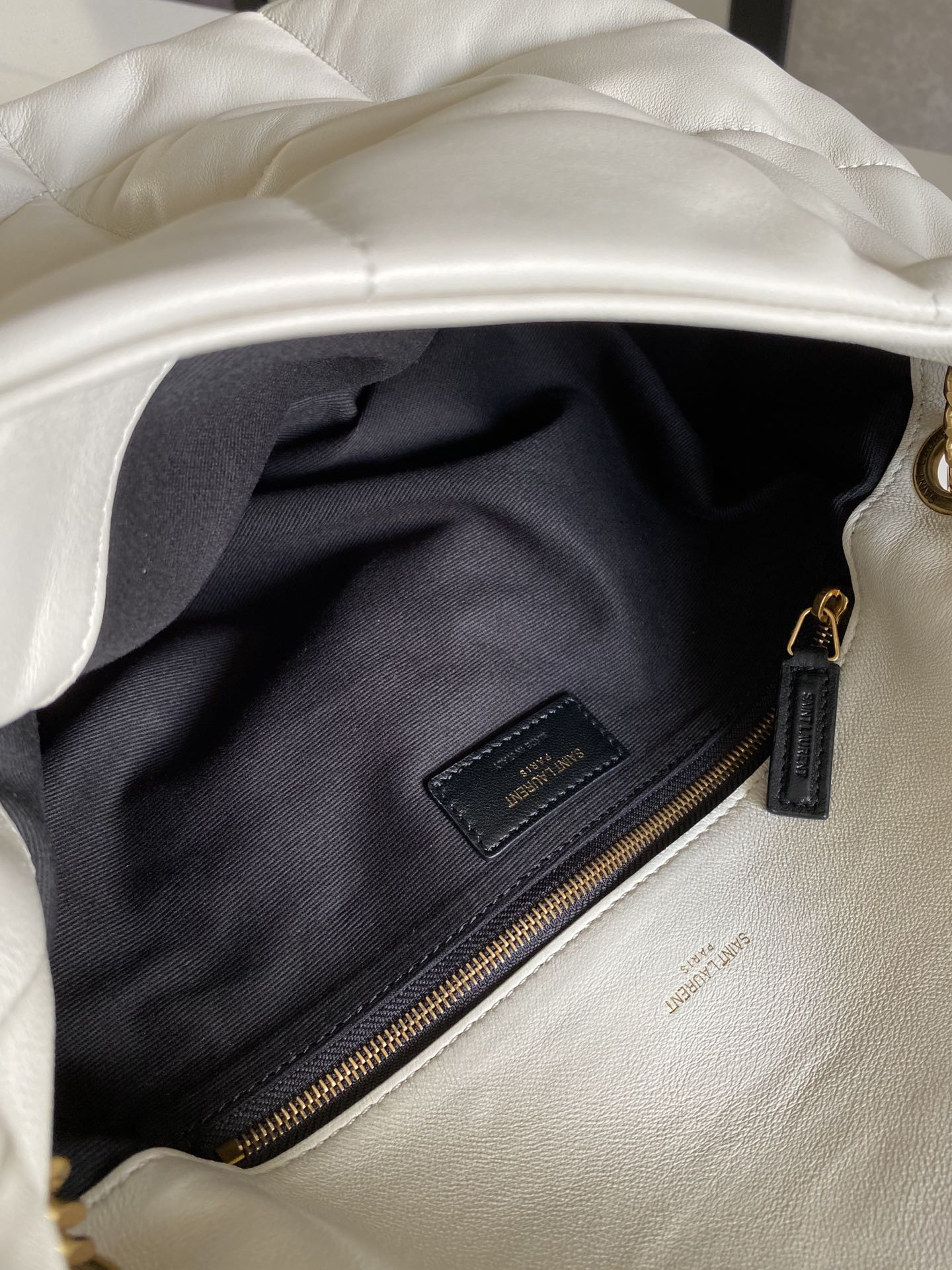 YSL PUFFER MEDIUM IN NAPPA LEATHER WHITE 13.7 X 9 X 5.3 INCHES - Image 9