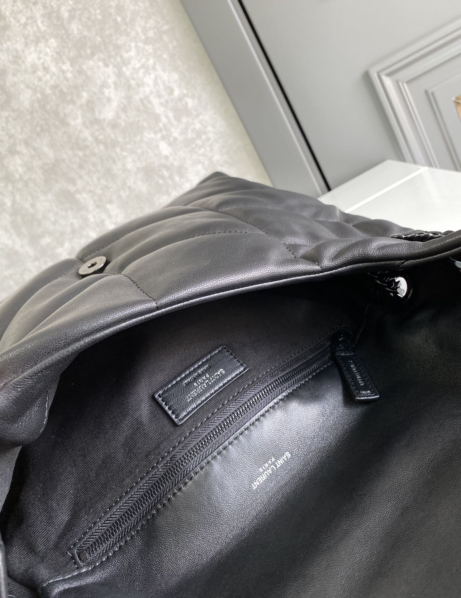 YSL PUFFER MEDIUM IN NAPPA LEATHER ALL BLACK 13.7 X 9 X 5.3 INCHES - Image 7