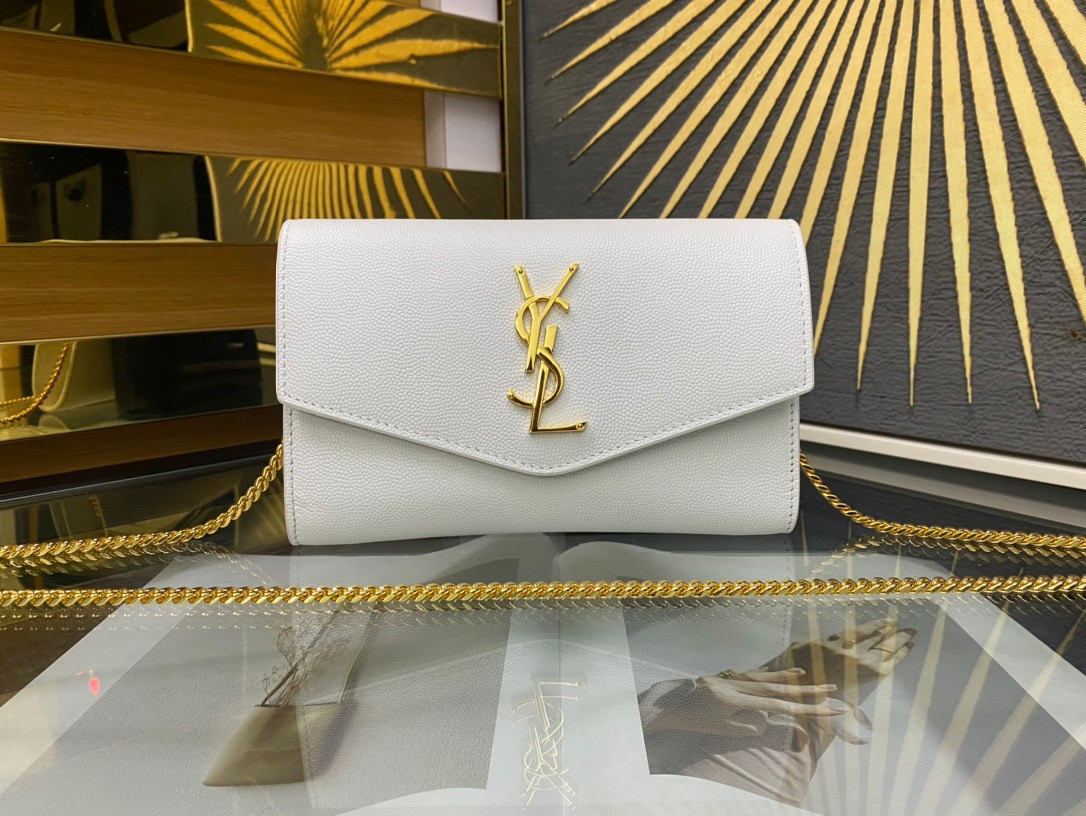 UPTOWN CHAIN WALLET IN GRAIN DE POUDRE EMBOSSED LEATHER BLANC VINTAGE 7.5 X 4.7 X 1.2 INCHES - Image 2