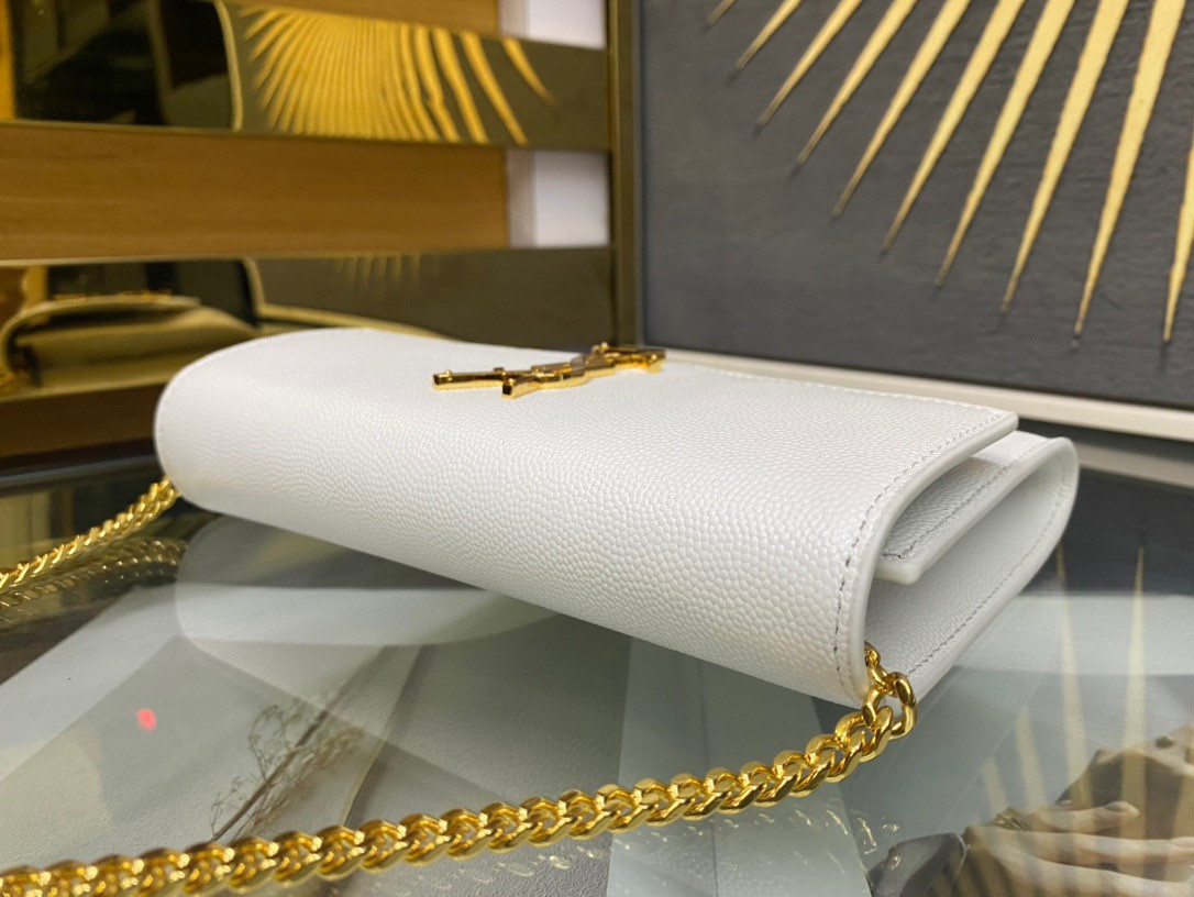 UPTOWN CHAIN WALLET IN GRAIN DE POUDRE EMBOSSED LEATHER BLANC VINTAGE 7.5 X 4.7 X 1.2 INCHES - Image 10