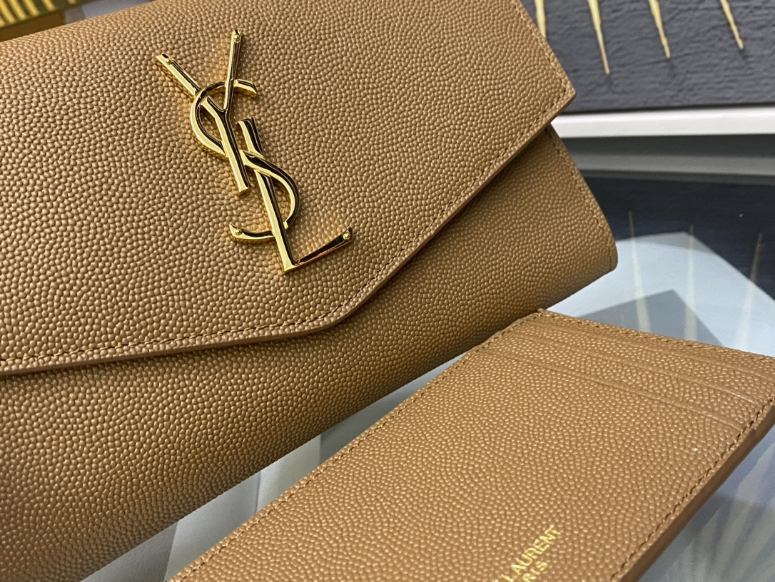 UPTOWN CHAIN WALLET IN GRAIN DE POUDRE EMBOSSED LEATHER TAUPE 7.5 X 4.7 X 1.2 INCHES - Image 6