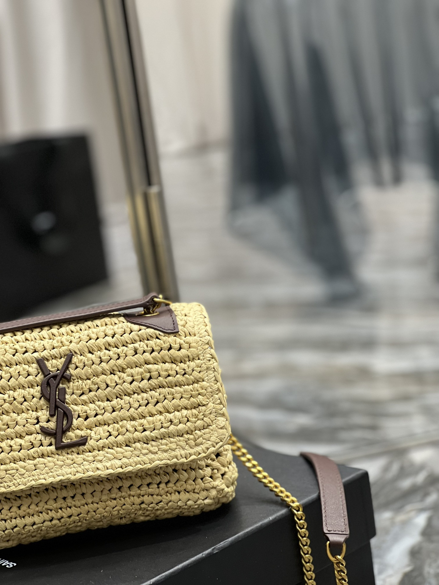 YSL NIKI CHAIN BAG IN RAFFIA AND LEATHER BEIGE 22*16.5*12 CM - Image 4