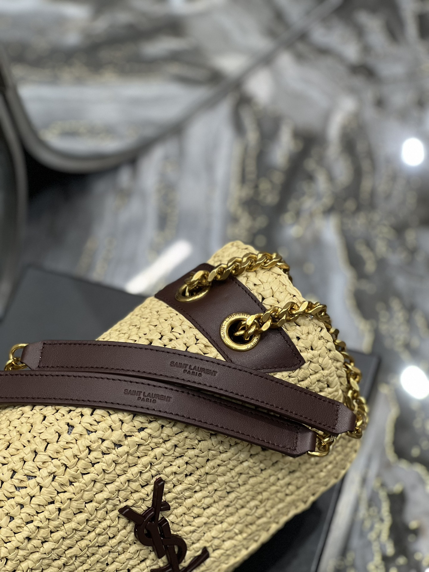 YSL NIKI MEDIUM CHAIN BAG IN RAFFIA AND LEATHER BEIGE 11 X 7.8 X 3.3 INCHES - Image 5