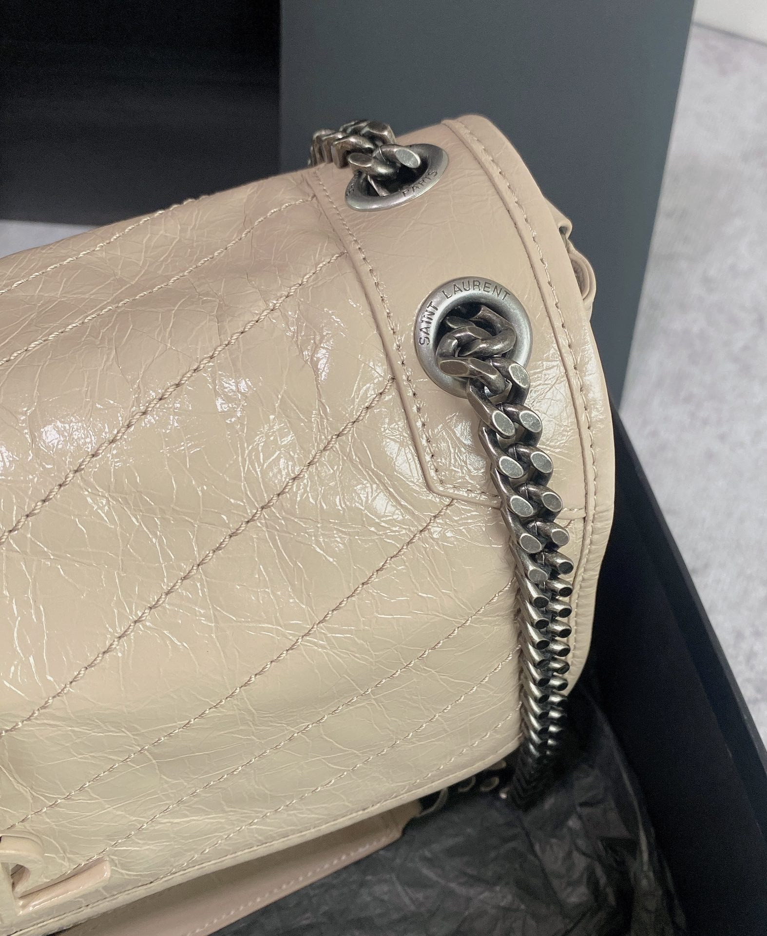 YSL NIKI MEDIUM IN VINTAGE LEATHER BEIGE 11 X 7.8 X 3.3 INCHES - Image 7