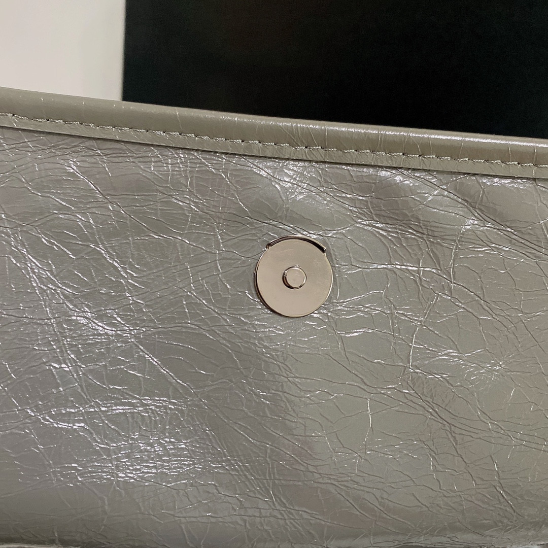 YSL NIKI MEDIUM IN VINTAGE LEATHER STORM 11 X 7.8 X 3.3 INCHES - Image 11