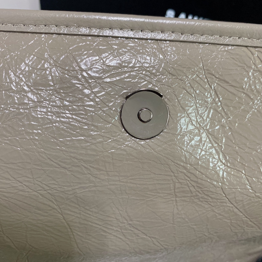 YSL NIKI MEDIUM IN VINTAGE LEATHER LIGHT GRAY 11 X 7.8 X 3.3 INCHES - Image 11