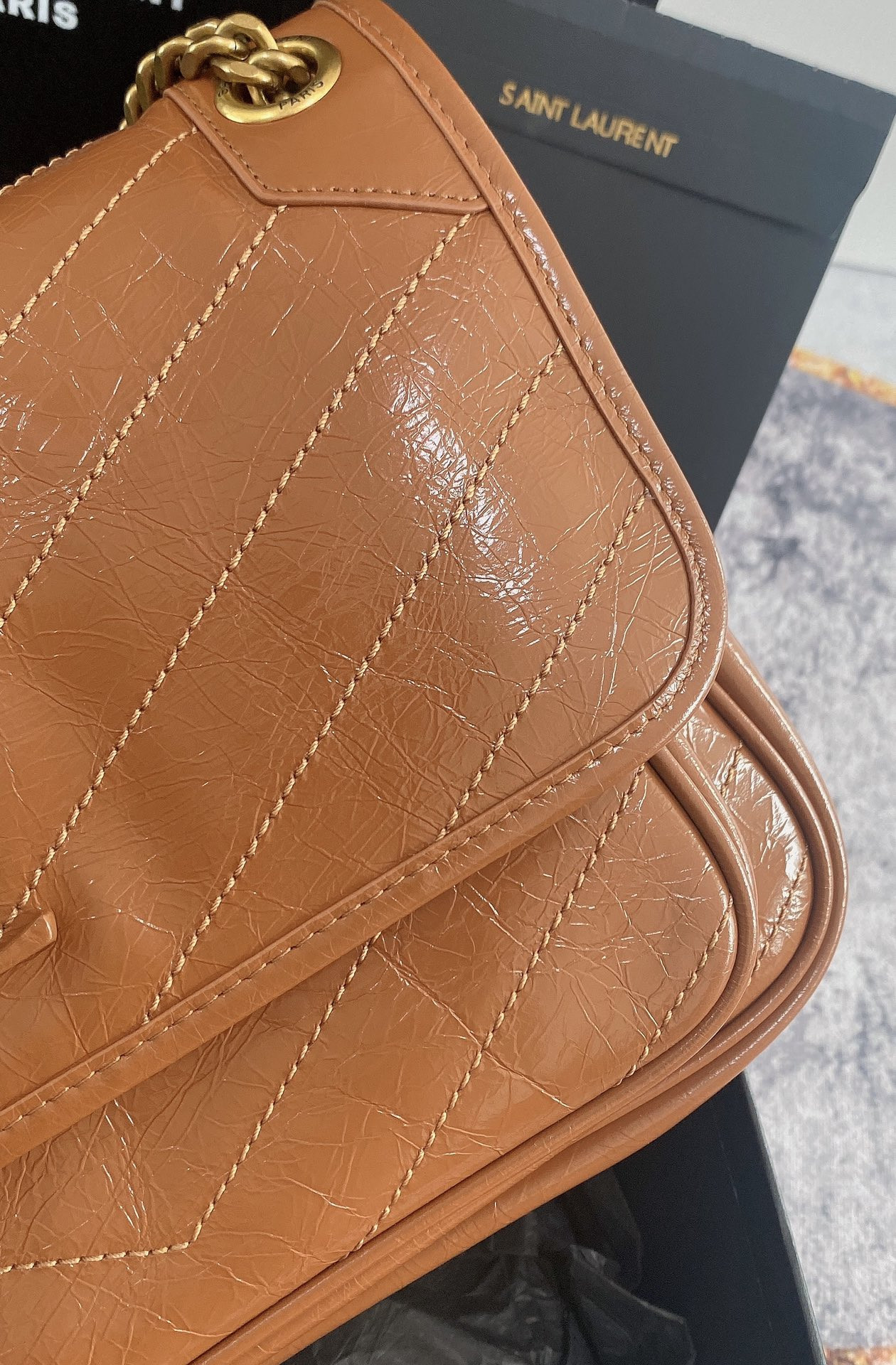 YSL NIKI MEDIUM IN VINTAGE LEATHER LIGHT CARAMEL 11 X 7.8 X 3.3 INCHES - Image 7